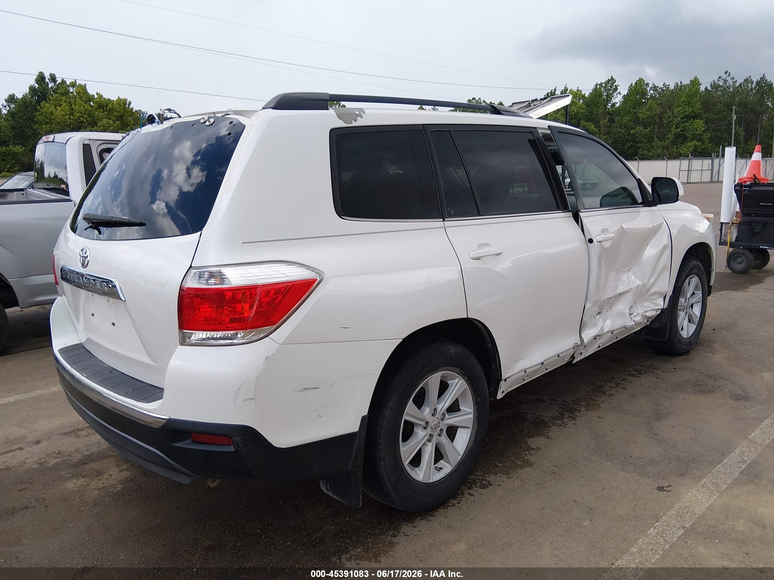 2013 Toyota Highlander Se V6 Белый vin: 5TDZK3EH2DS133752