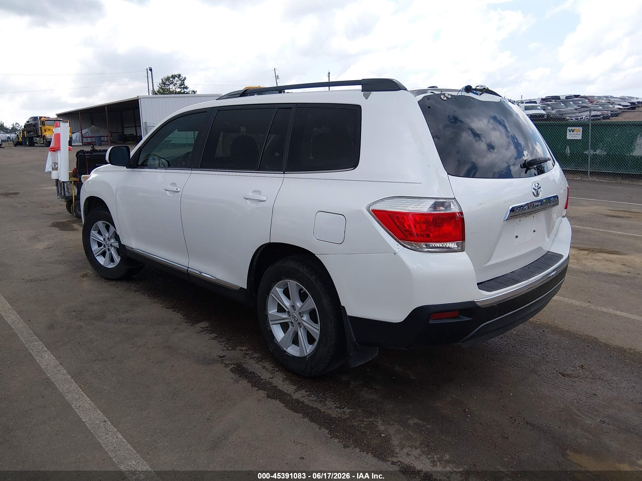 2013 Toyota Highlander Se V6 Белый vin: 5TDZK3EH2DS133752