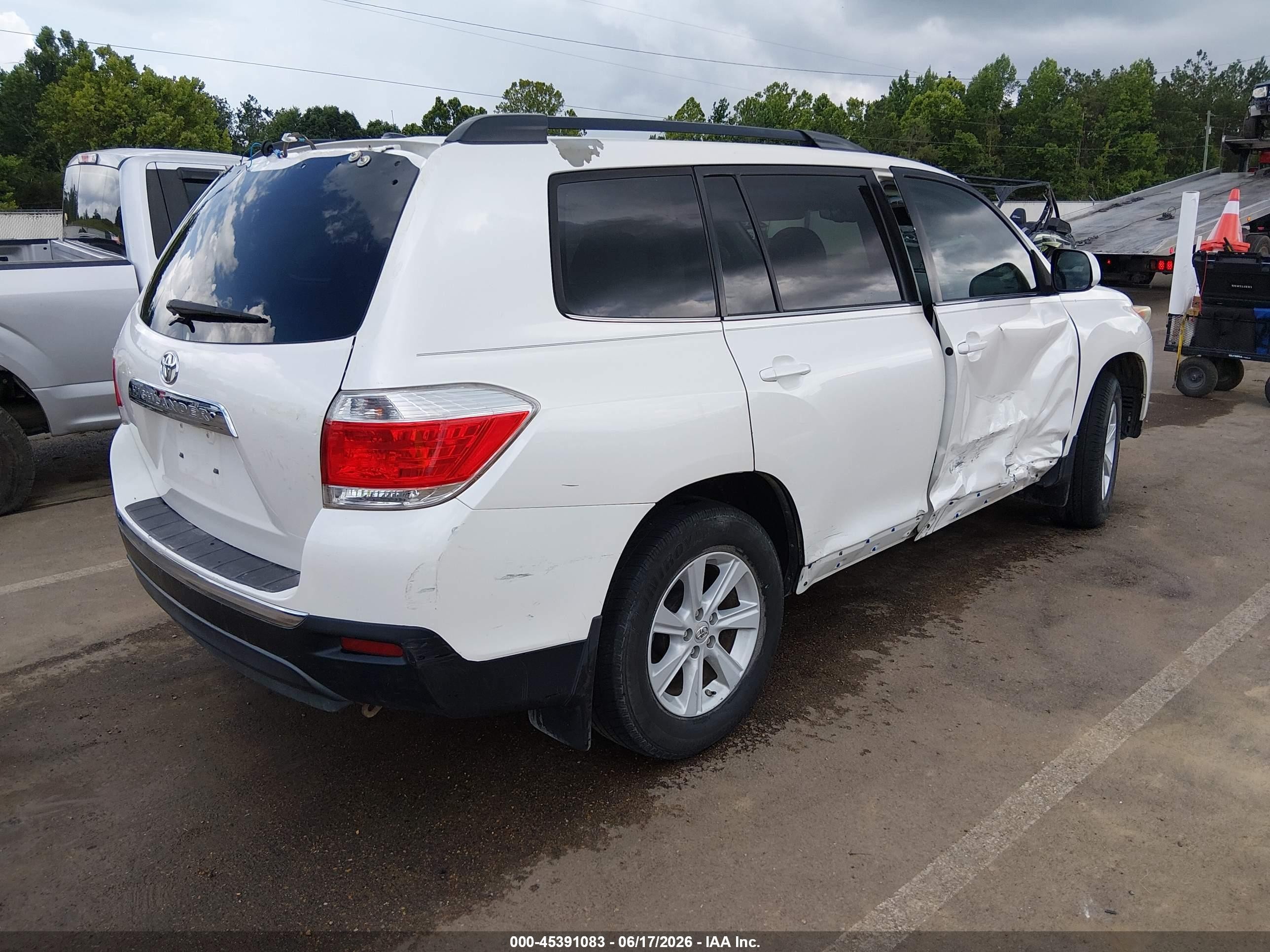 2013 Toyota Highlander Se V6 Белый vin: 5TDZK3EH2DS133752