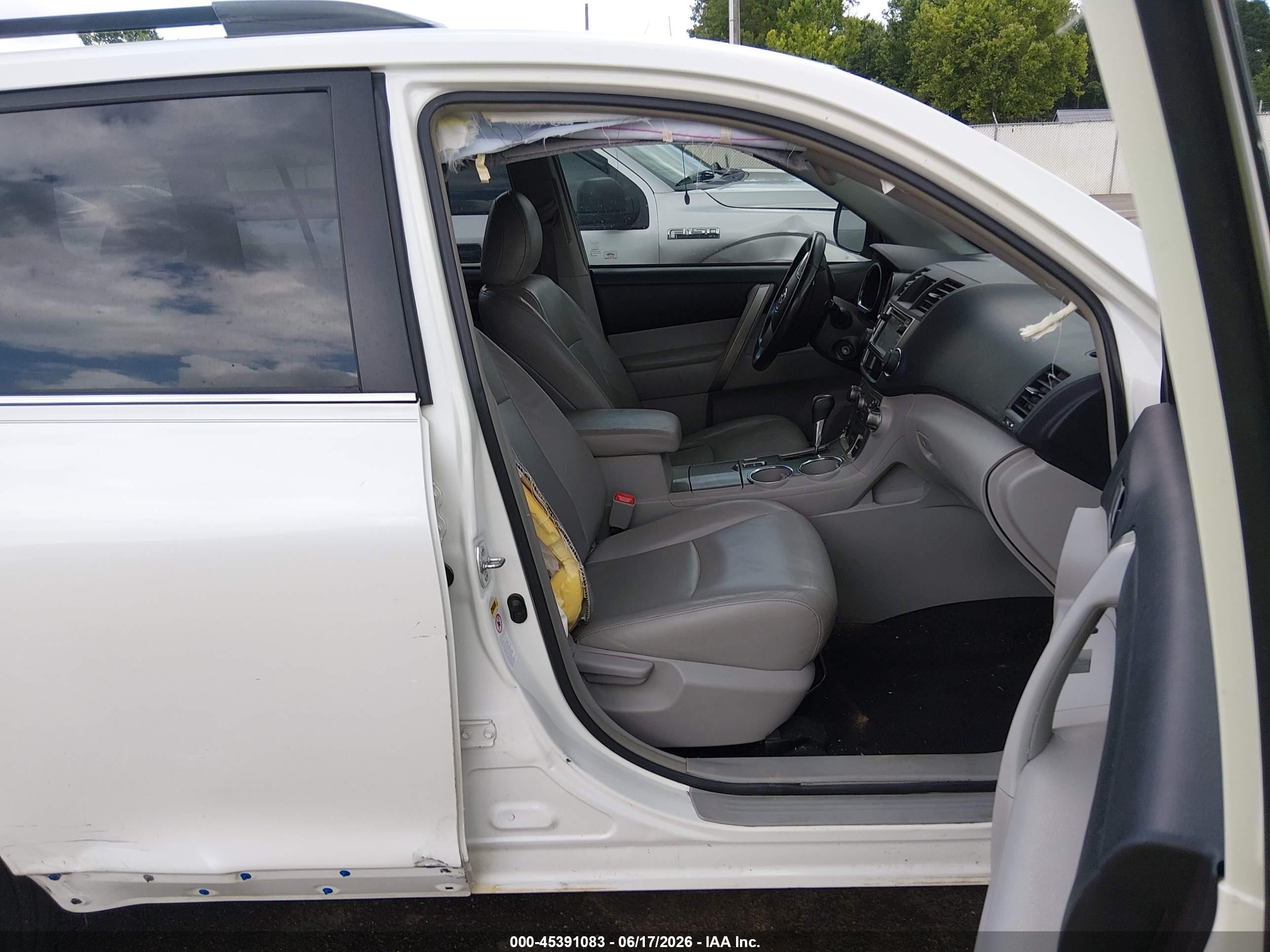2013 Toyota Highlander Se V6 Белый vin: 5TDZK3EH2DS133752
