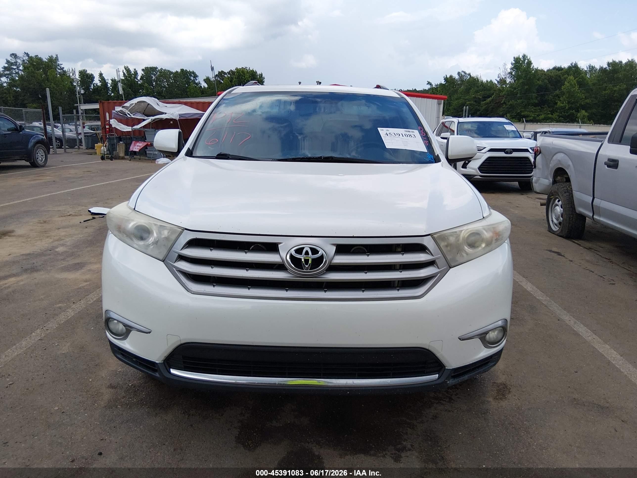 2013 Toyota Highlander Se V6 Белый vin: 5TDZK3EH2DS133752