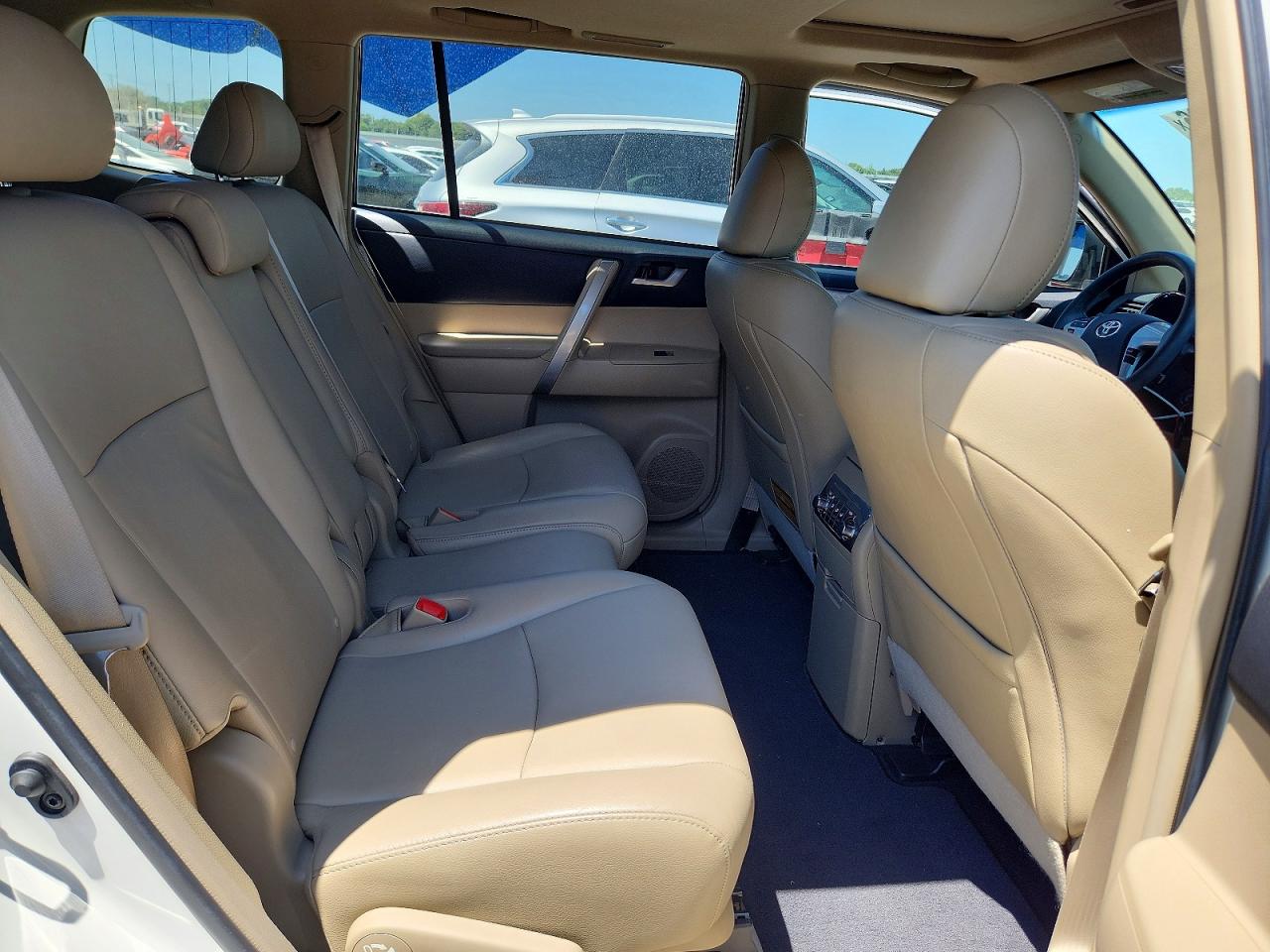2013 Toyota Highlander Se White vin: 5TDZK3EH2DS136201