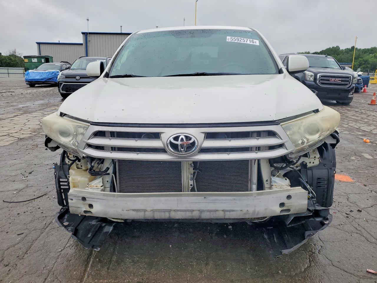 2013 Toyota Highlander Base White vin: 5TDZK3EH2DS141866