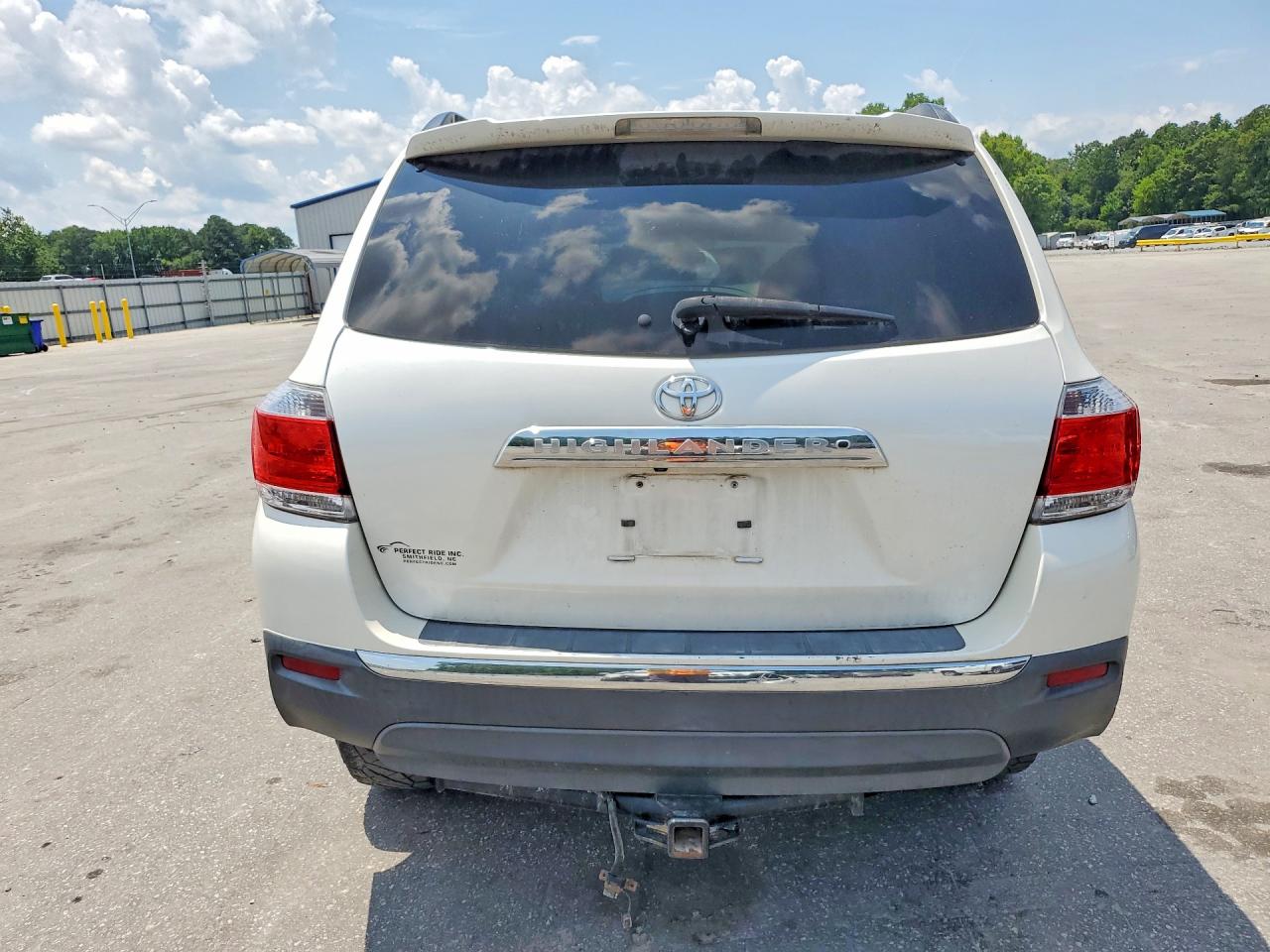 2013 Toyota Highlander Plus Белый vin: 5TDZK3EH2DS142192