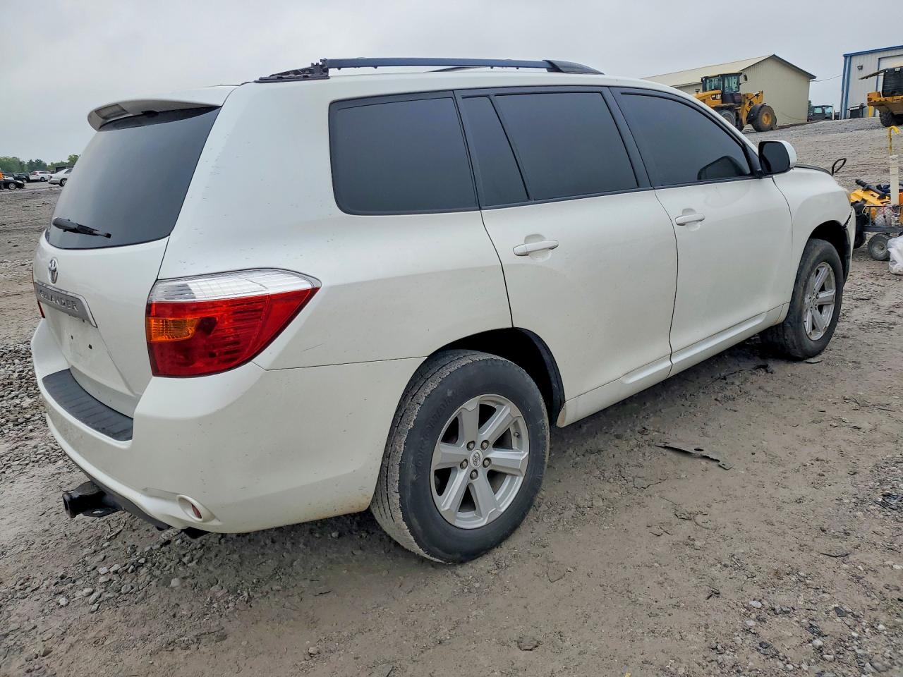 2010 Toyota Highlander Base White vin: 5TDZK3EH3AS004415