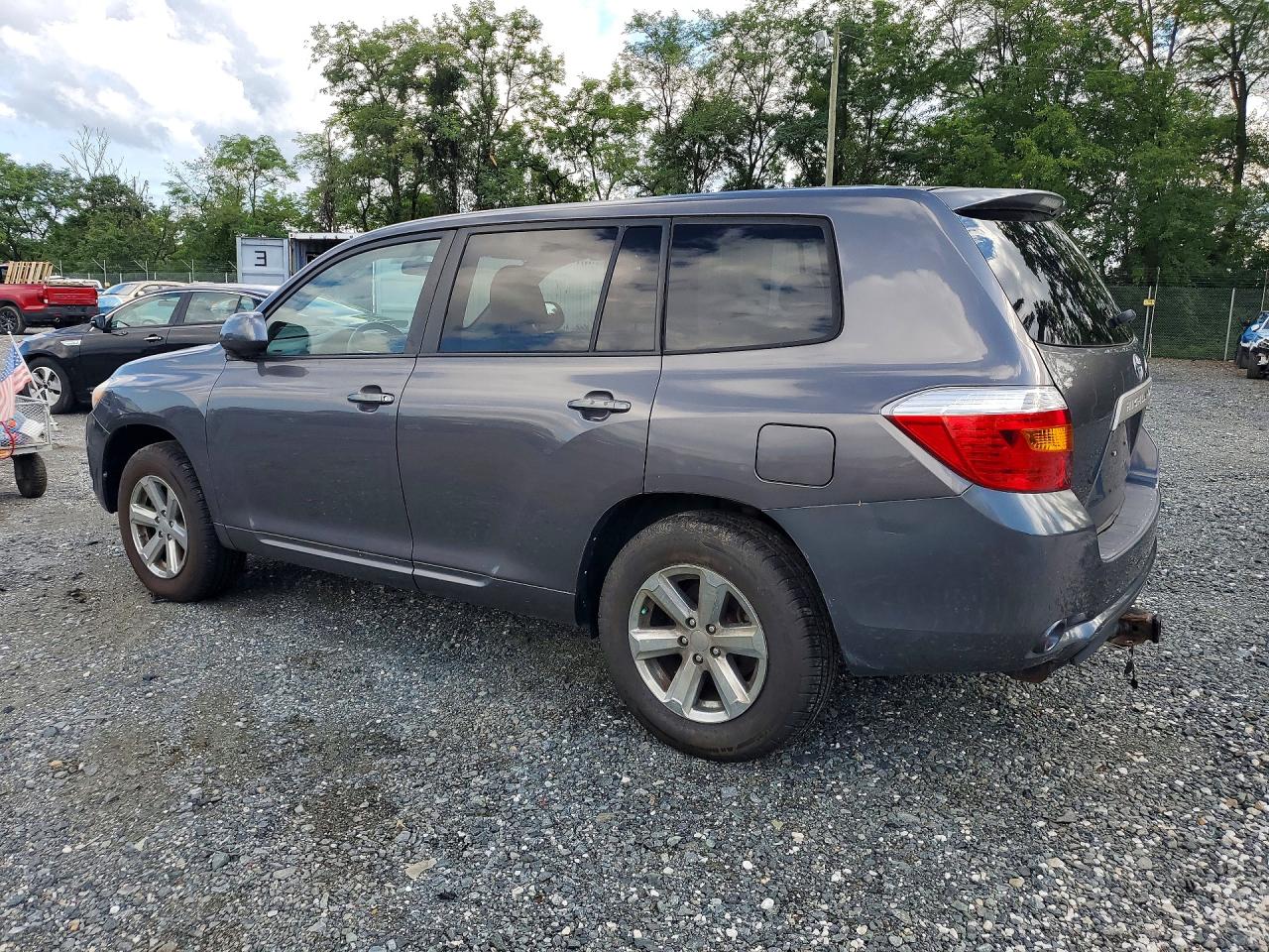 2010 Toyota Highlander Base Silver vin: 5TDZK3EH3AS009534