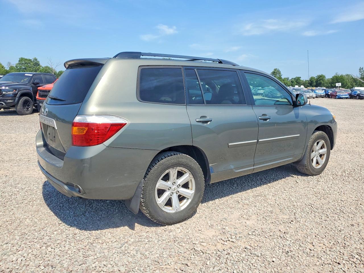 2010 Toyota Highlander Base Gray vin: 5TDZK3EH3AS010263