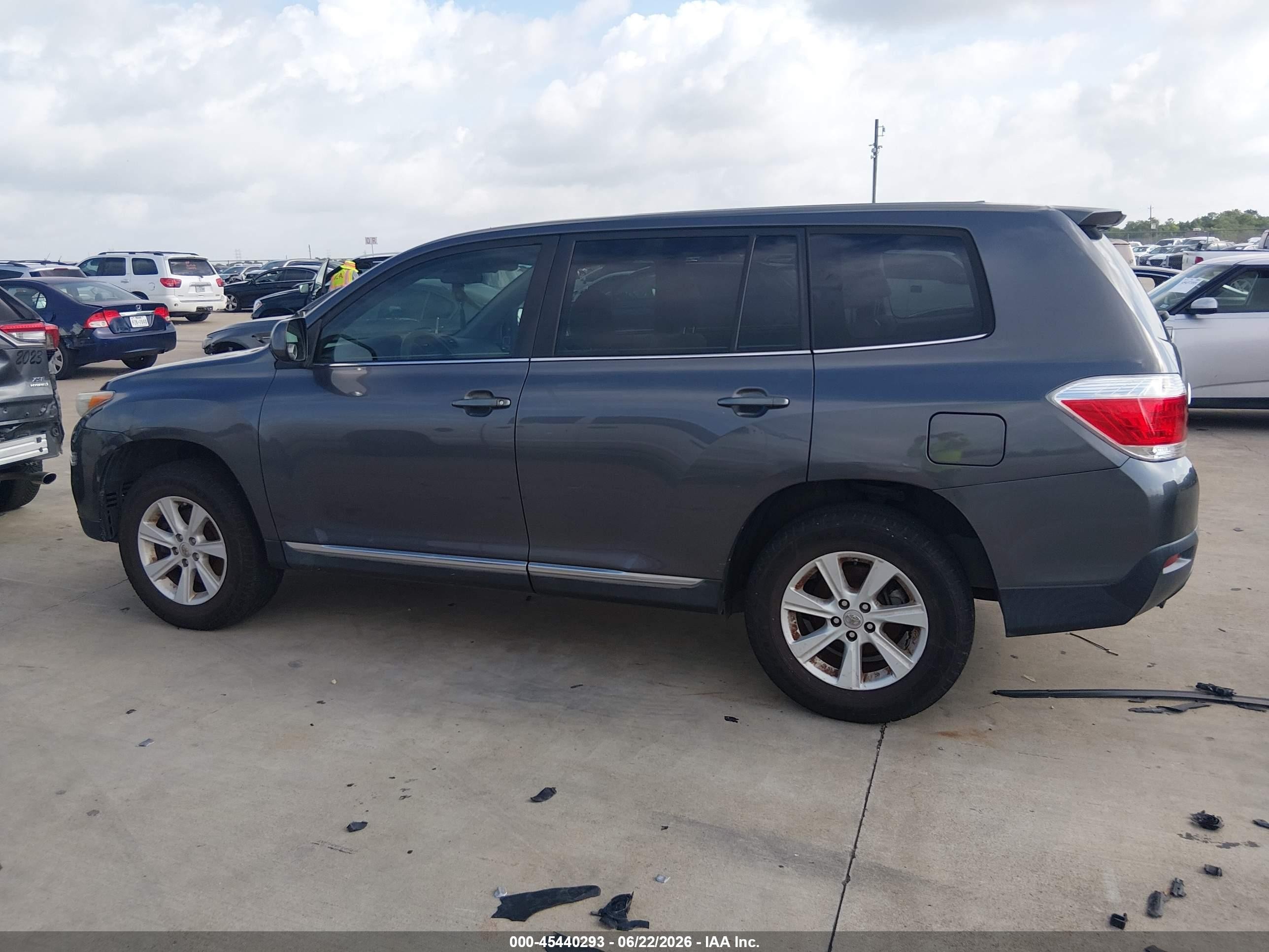 2012 Toyota Highlander Base V6 Gray vin: 5TDZK3EH3CS076122