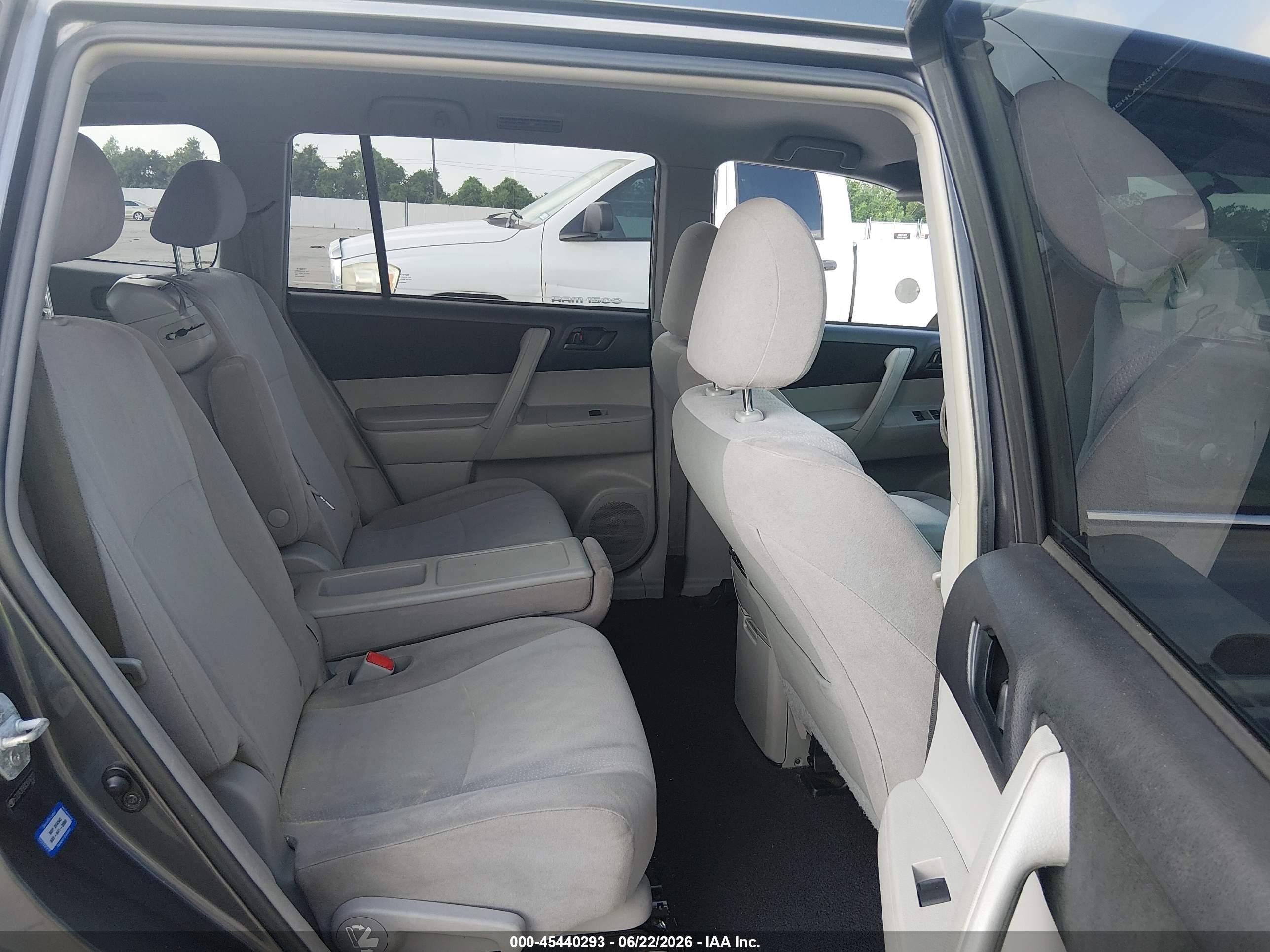 2012 Toyota Highlander Base V6 Gray vin: 5TDZK3EH3CS076122