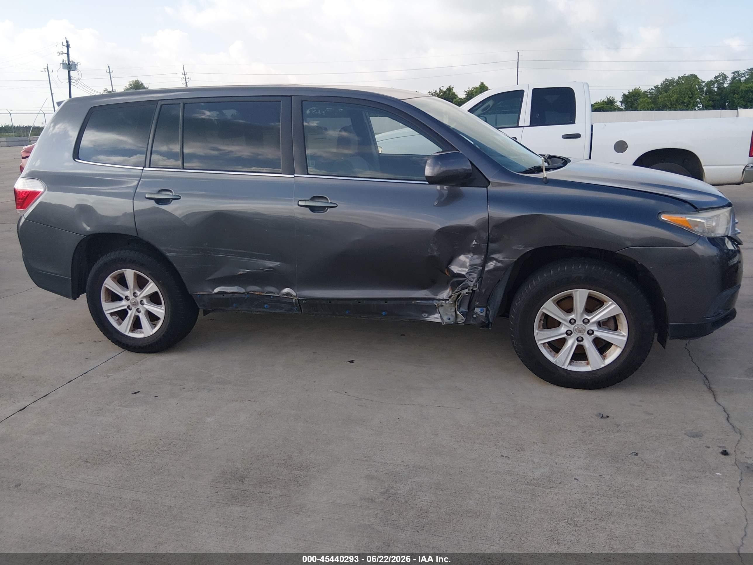 2012 Toyota Highlander Base V6 Gray vin: 5TDZK3EH3CS076122