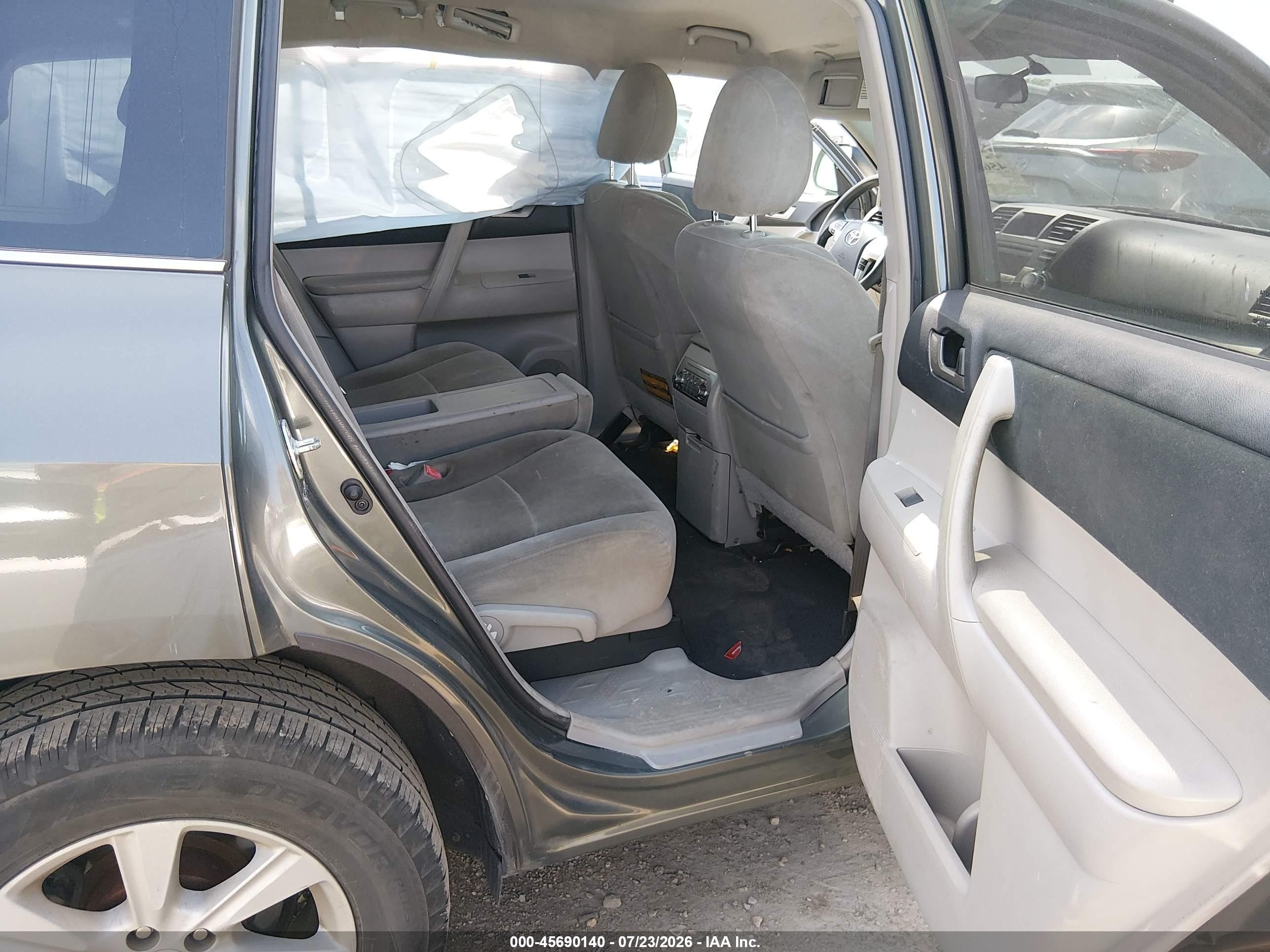2012 Toyota Highlander Base V6 Gray vin: 5TDZK3EH3CS077111