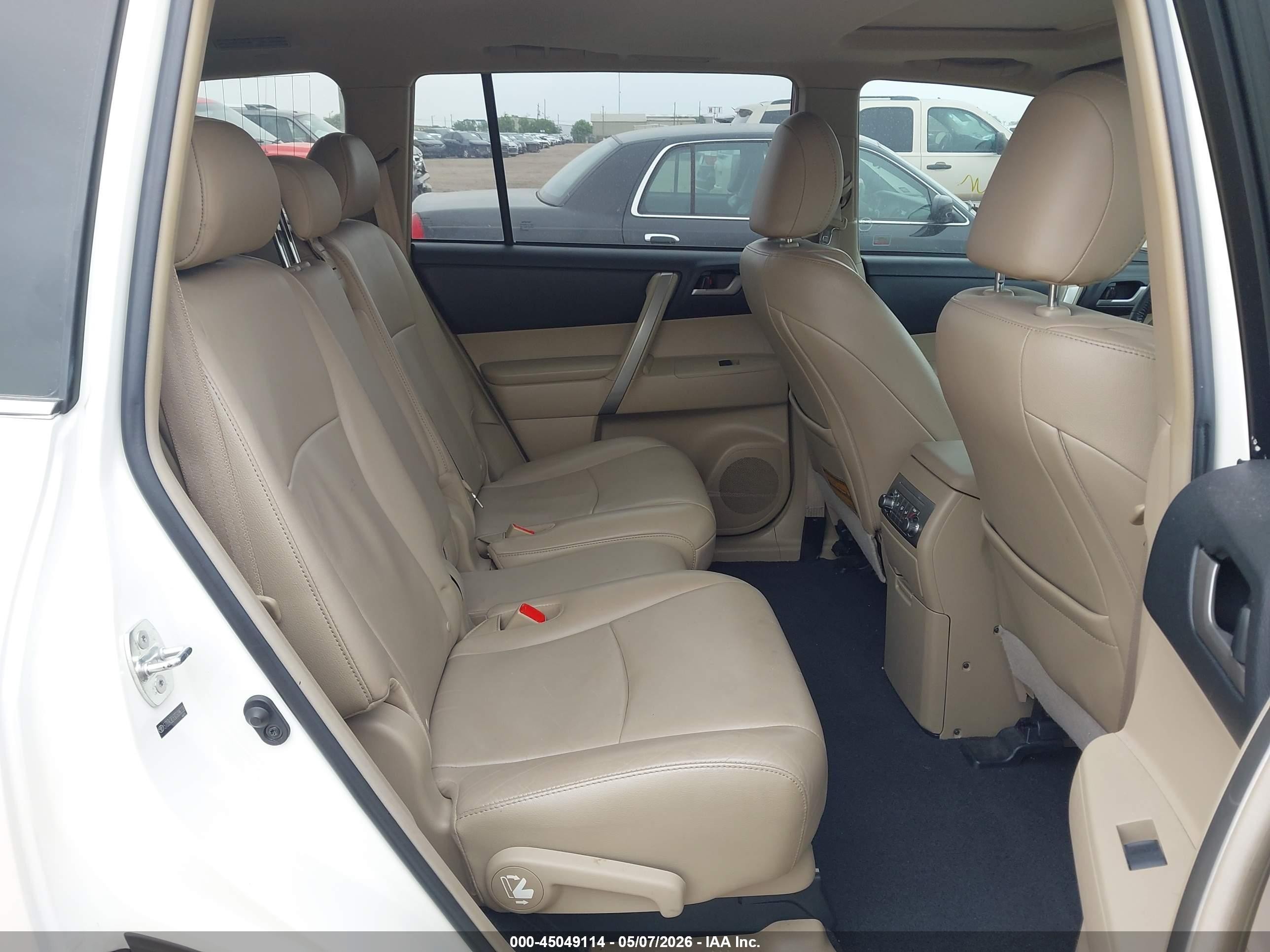 2013 Toyota Highlander Se V6 White vin: 5TDZK3EH3DS096338