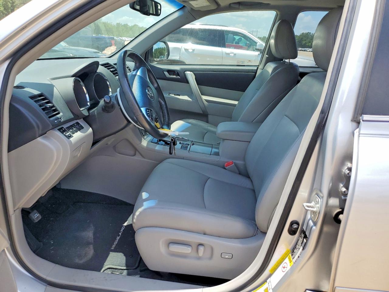 2013 Toyota Highlander Se Silver vin: 5TDZK3EH3DS102722
