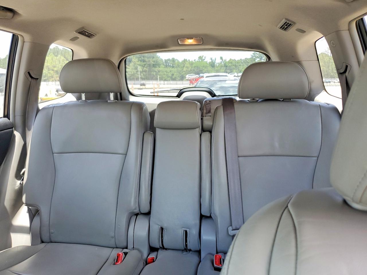 2013 Toyota Highlander Se Silver vin: 5TDZK3EH3DS102722