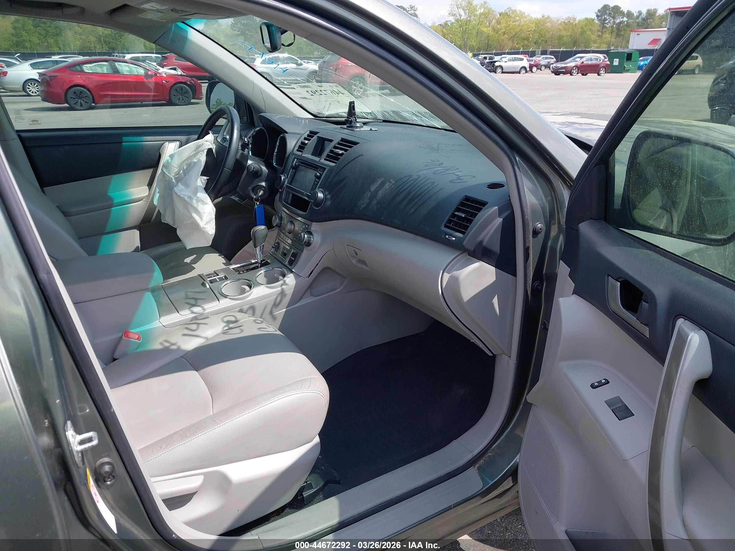 2013 Toyota Highlander Se V6 Gray vin: 5TDZK3EH3DS123442