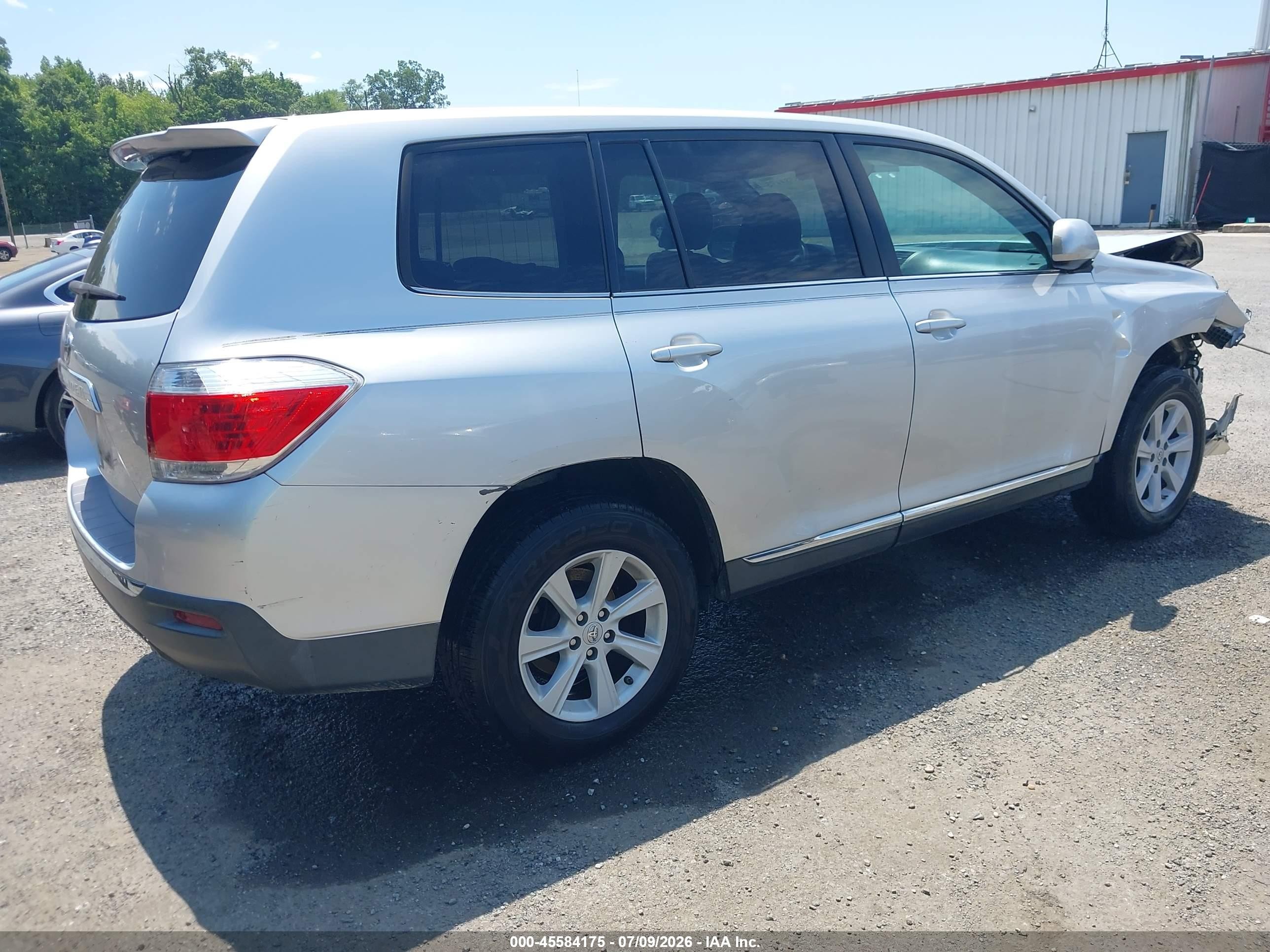 2013 Toyota Highlander Base V6 Silver vin: 5TDZK3EH3DS128091