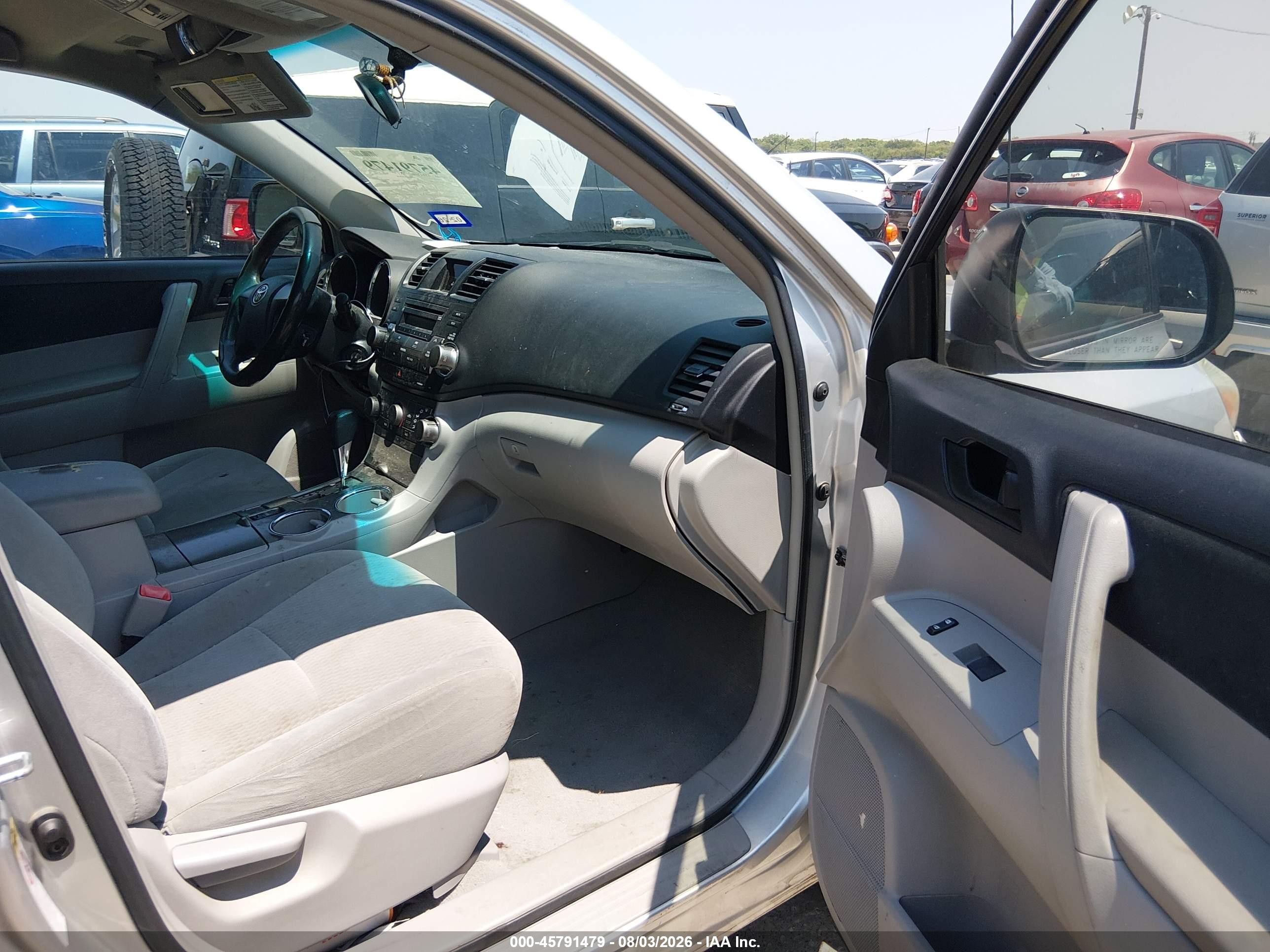 2010 Toyota Highlander Base V6 Silver vin: 5TDZK3EH4AS003208