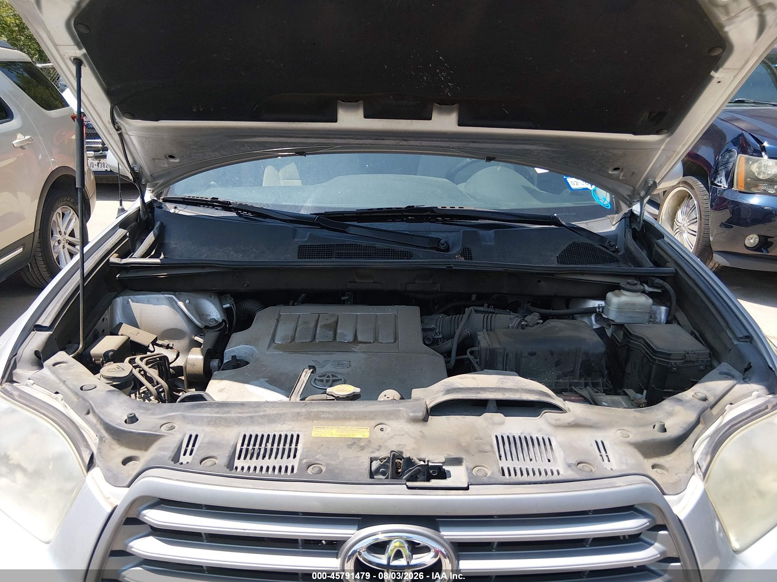 2010 Toyota Highlander Base V6 Silver vin: 5TDZK3EH4AS003208