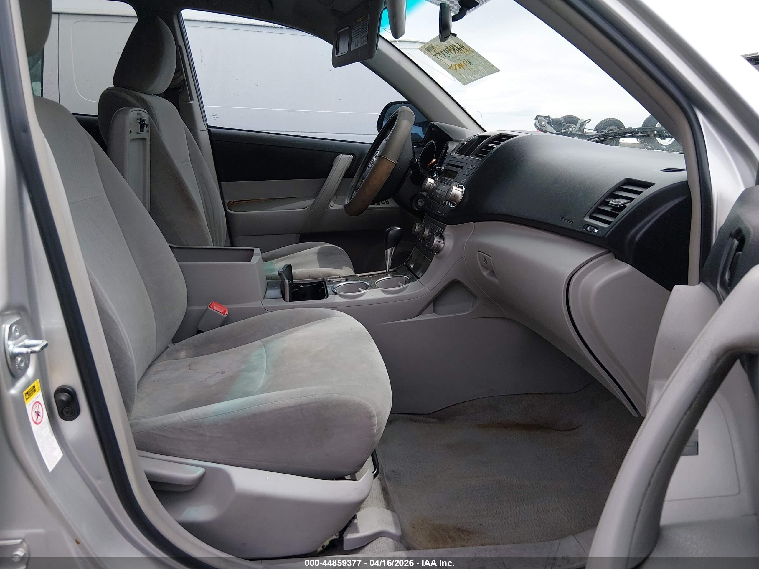 2010 Toyota Highlander Base V6 Silver vin: 5TDZK3EH4AS012913