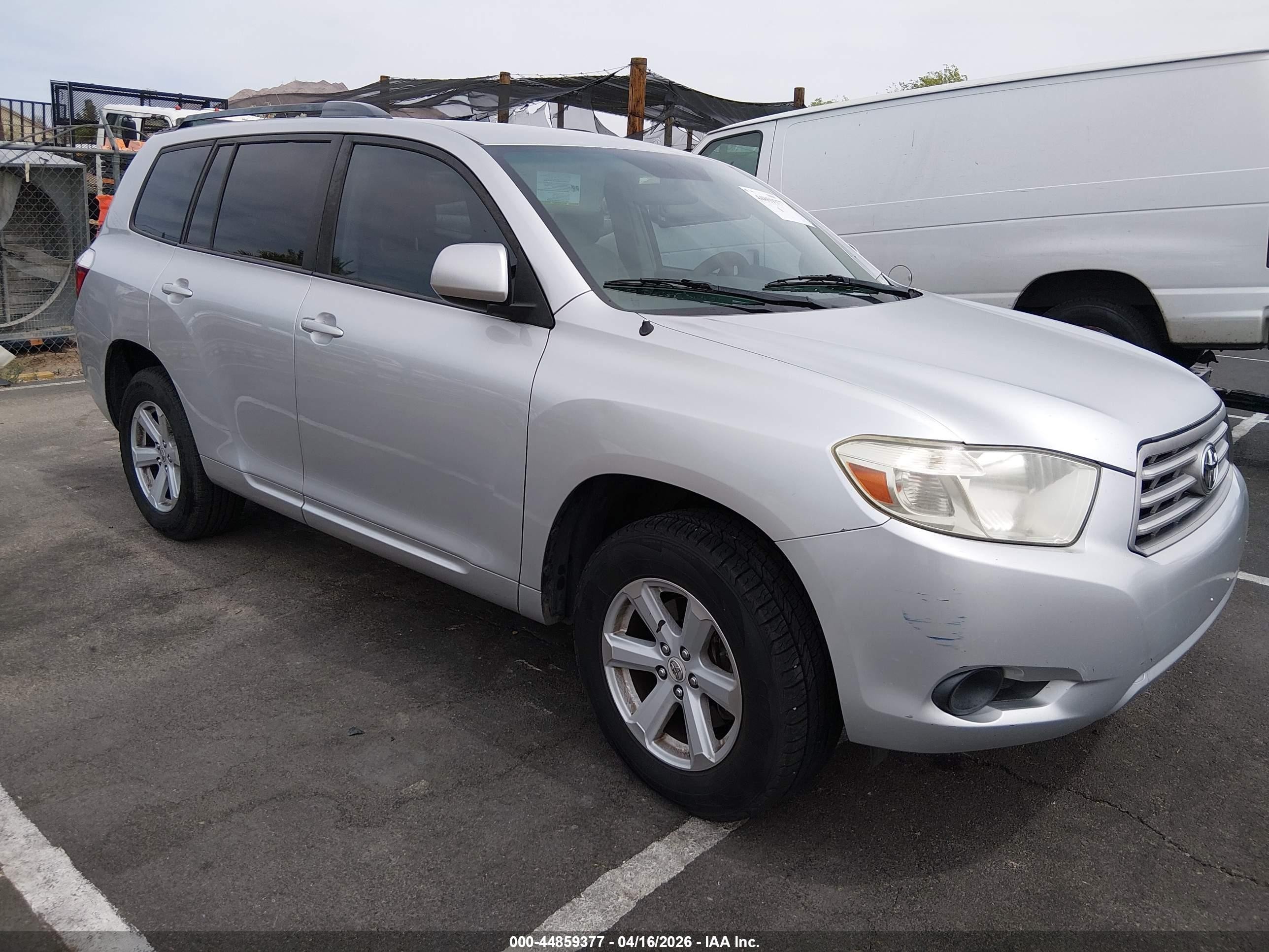 2010 Toyota Highlander Base V6 Серебряный vin: 5TDZK3EH4AS012913