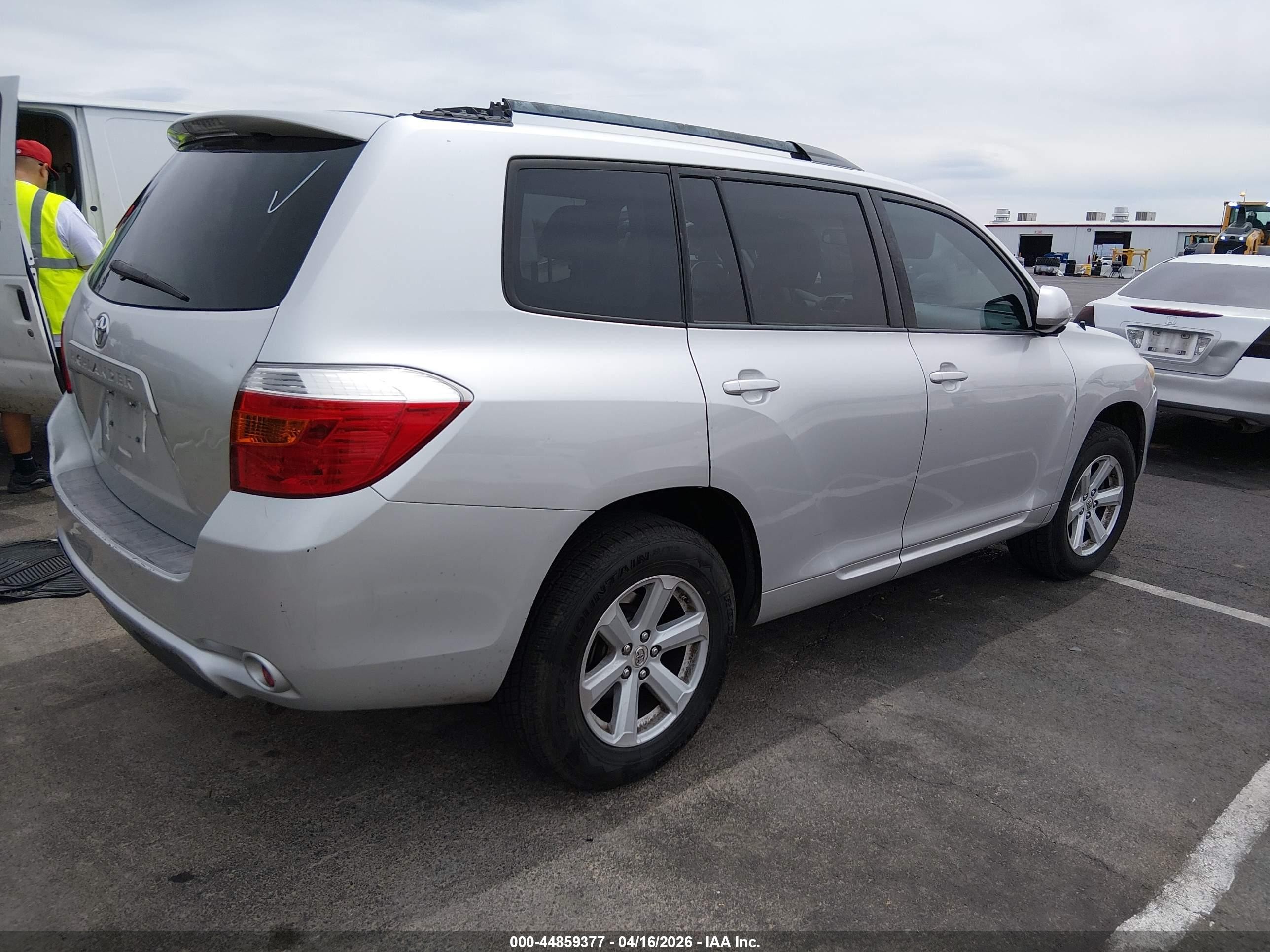 2010 Toyota Highlander Base V6 Silver vin: 5TDZK3EH4AS012913