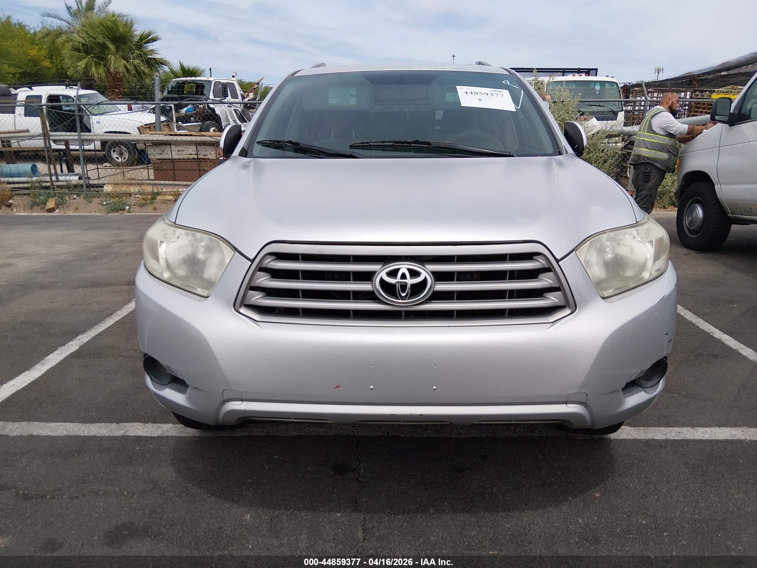 2010 Toyota Highlander Base V6 Silver vin: 5TDZK3EH4AS012913