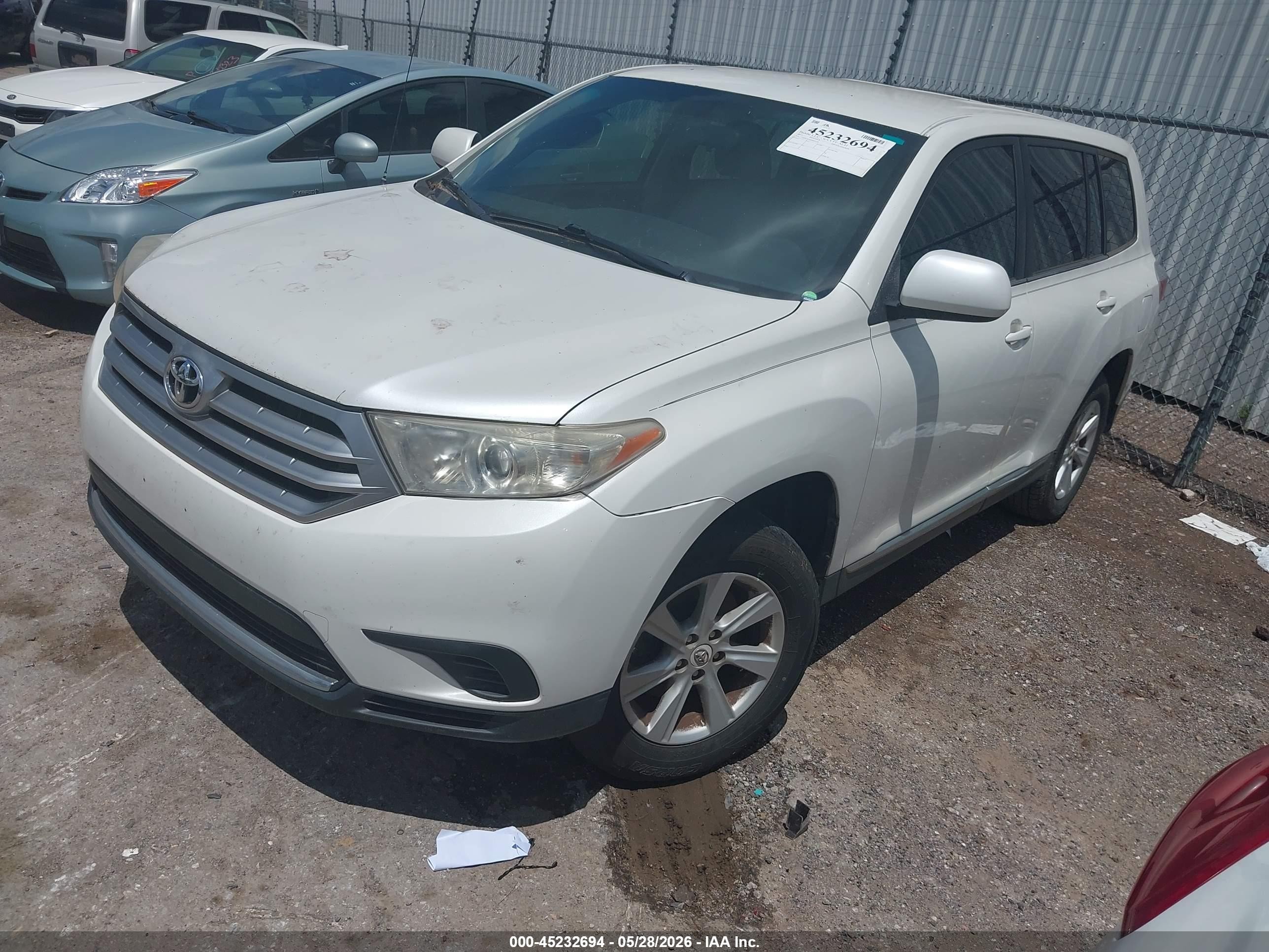 2011 Toyota Highlander Base V6 Gray vin: 5TDZK3EH4BS045198