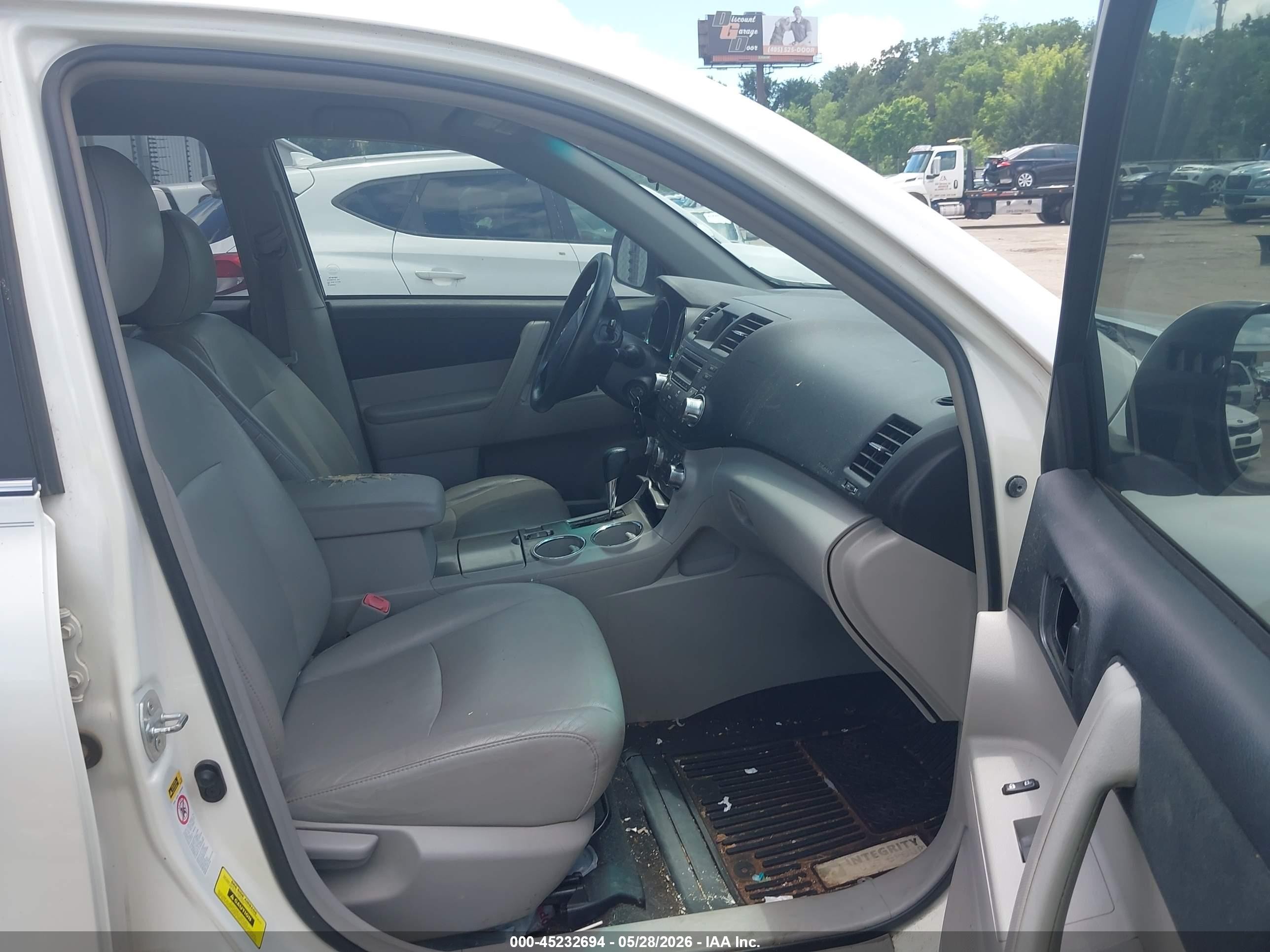 2011 Toyota Highlander Base V6 Gray vin: 5TDZK3EH4BS045198