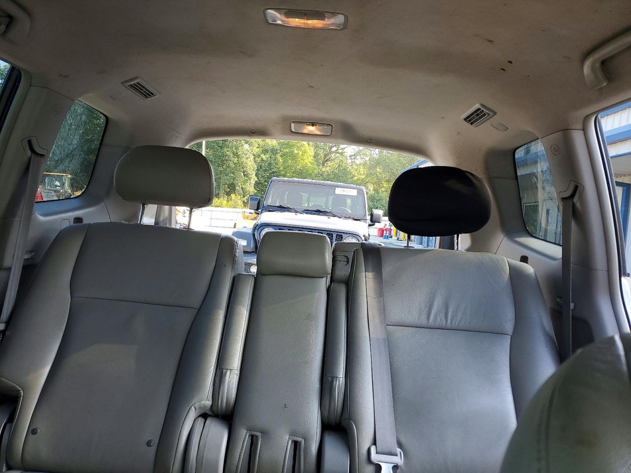 2011 Toyota Highlander Base White vin: 5TDZK3EH4BS048618