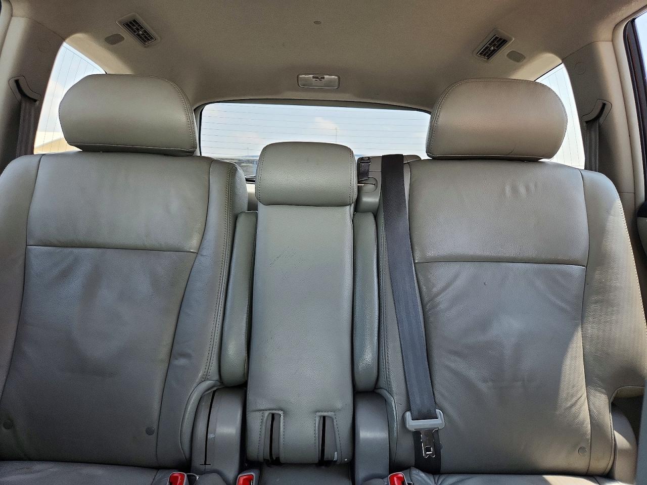 2012 Toyota Highlander Base Silver vin: 5TDZK3EH4CS065579