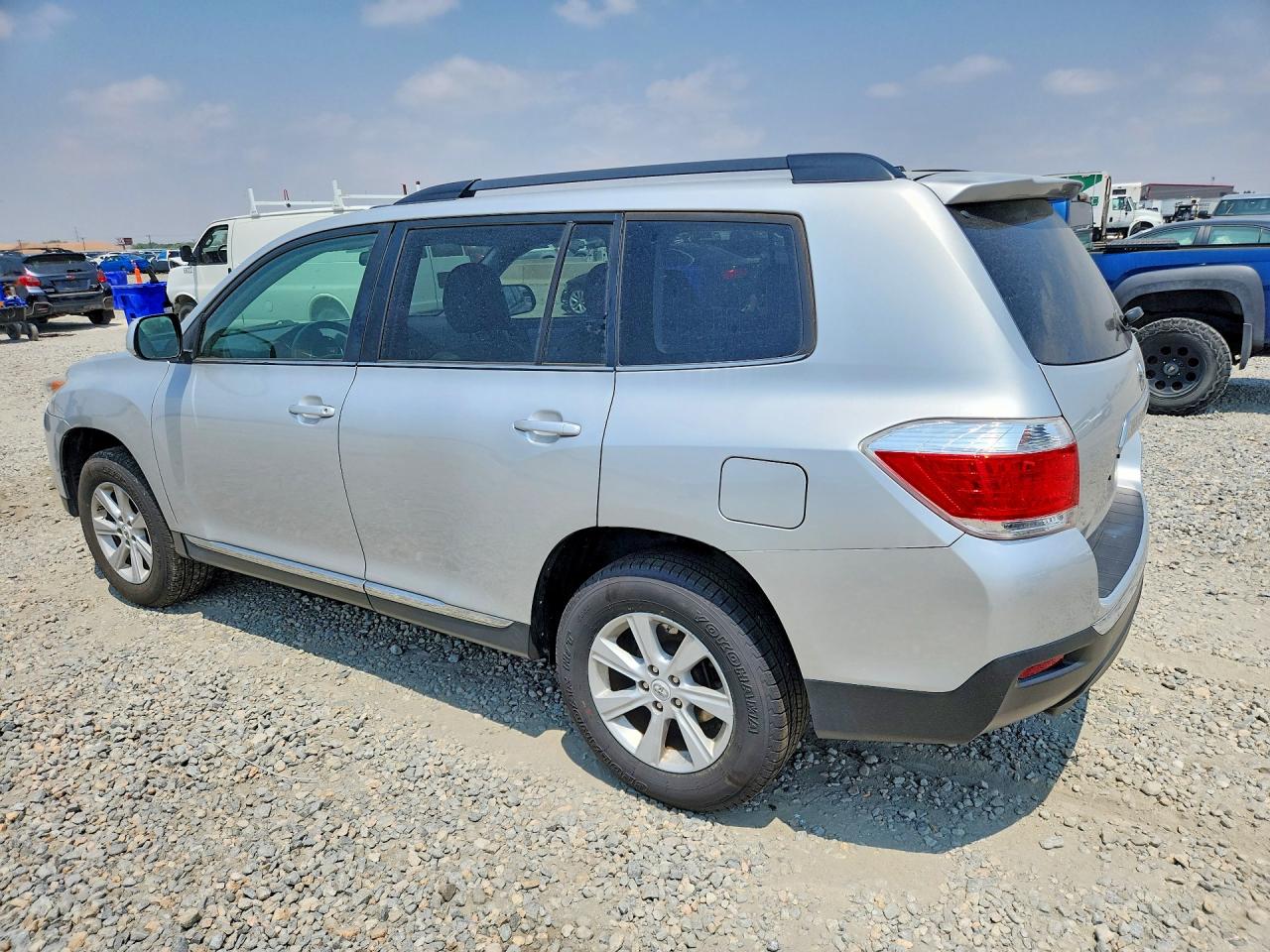 2012 Toyota Highlander Base Silver vin: 5TDZK3EH4CS065579