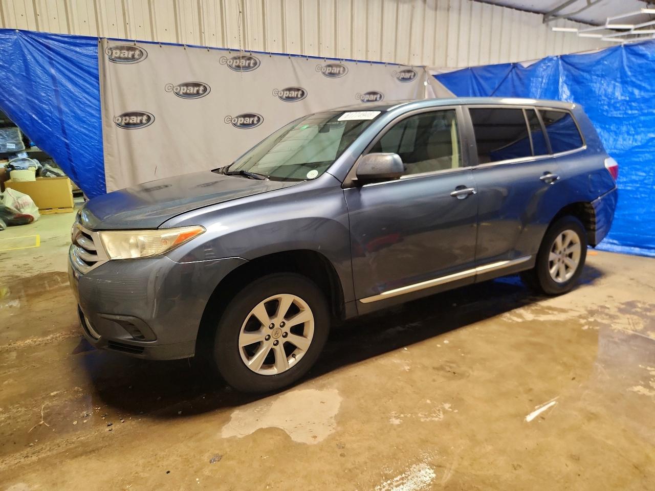 2013 Toyota Highlander Base Blue vin: 5TDZK3EH4DS137933