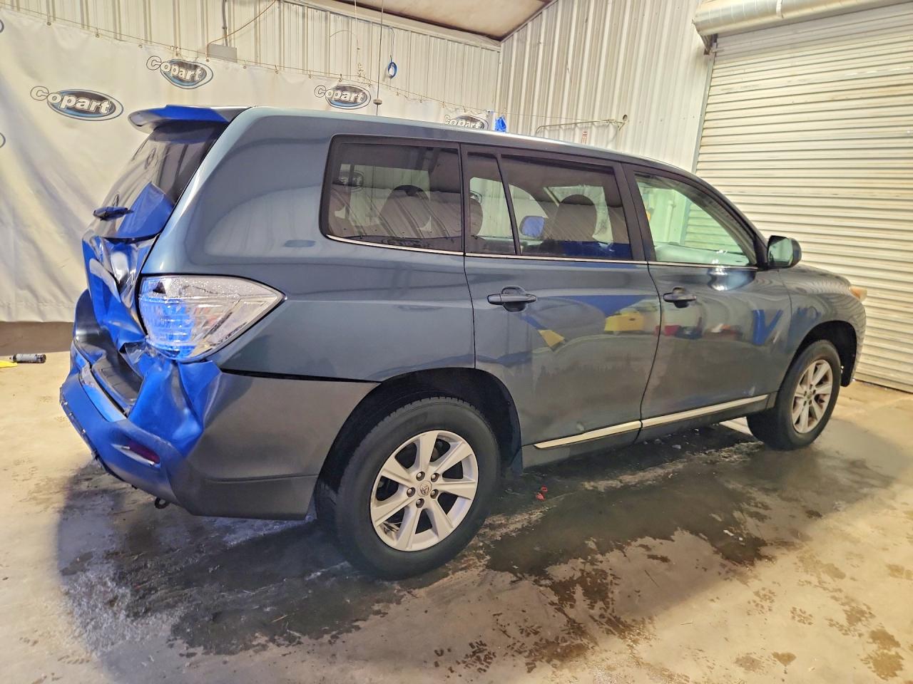 2013 Toyota Highlander Base Blue vin: 5TDZK3EH4DS137933