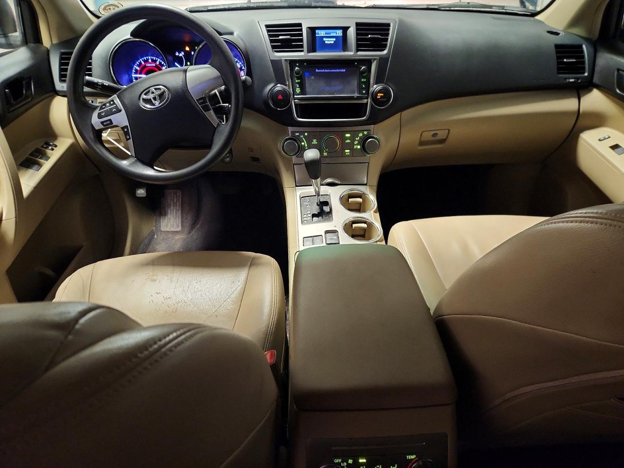 2013 Toyota Highlander Base Blue vin: 5TDZK3EH4DS137933