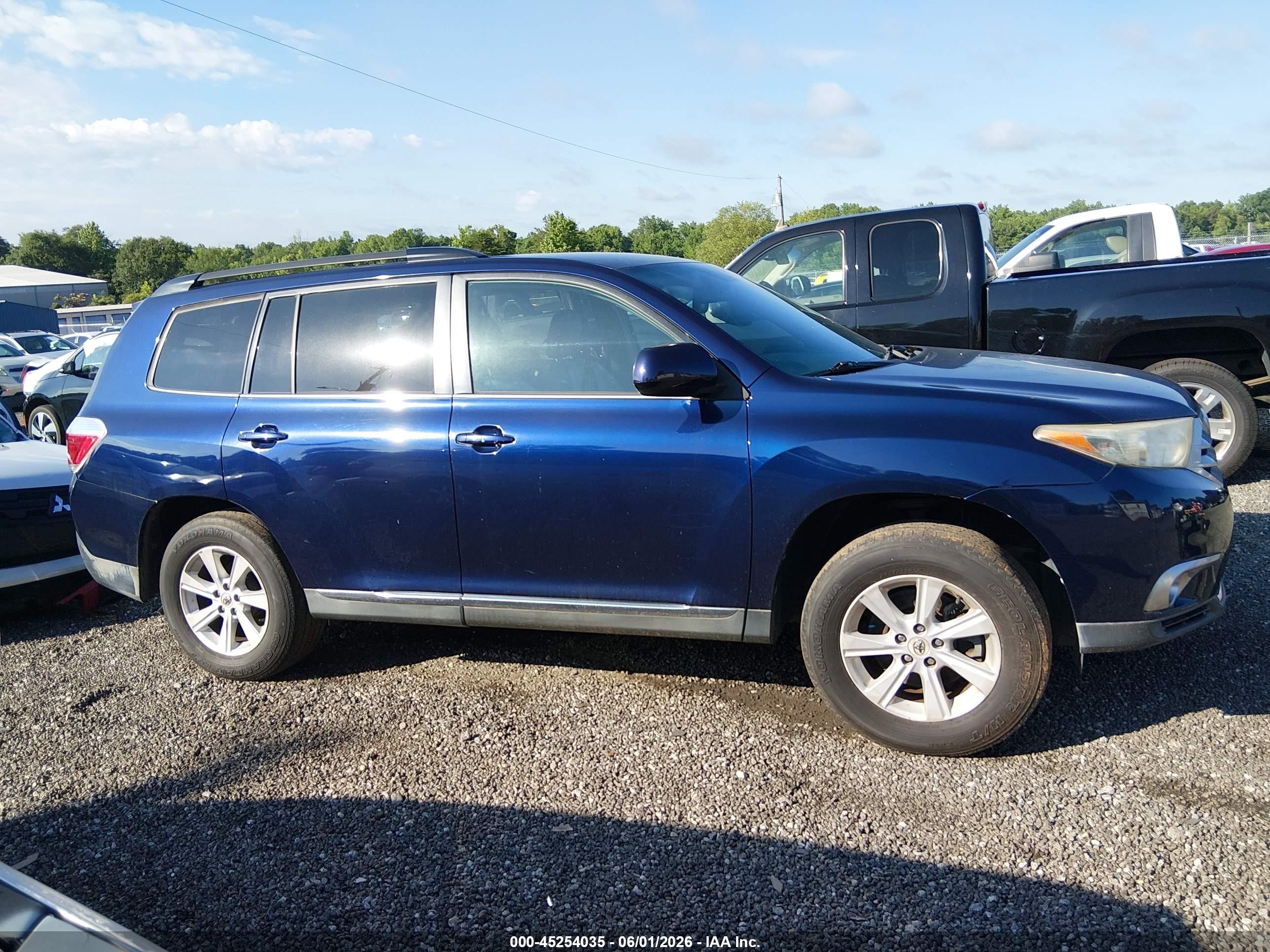 2011 Toyota Highlander Base V6 Dark Blue vin: 5TDZK3EH5BS028765