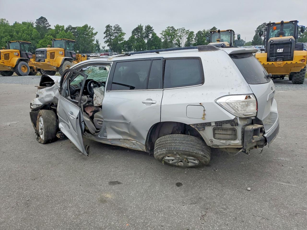 2012 Toyota Highlander Base Silver vin: 5TDZK3EH5CS054168