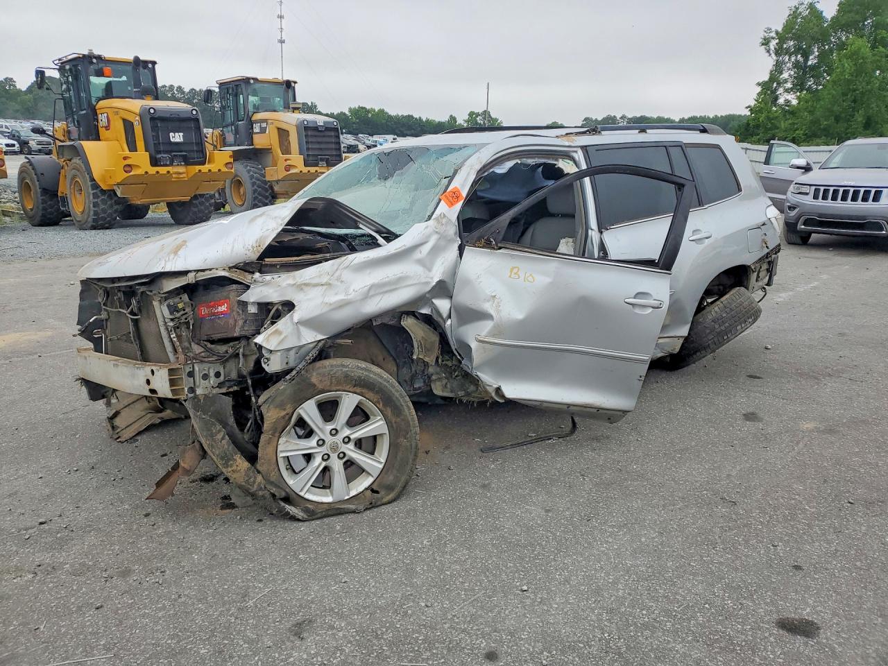 2012 Toyota Highlander Base Silver vin: 5TDZK3EH5CS054168