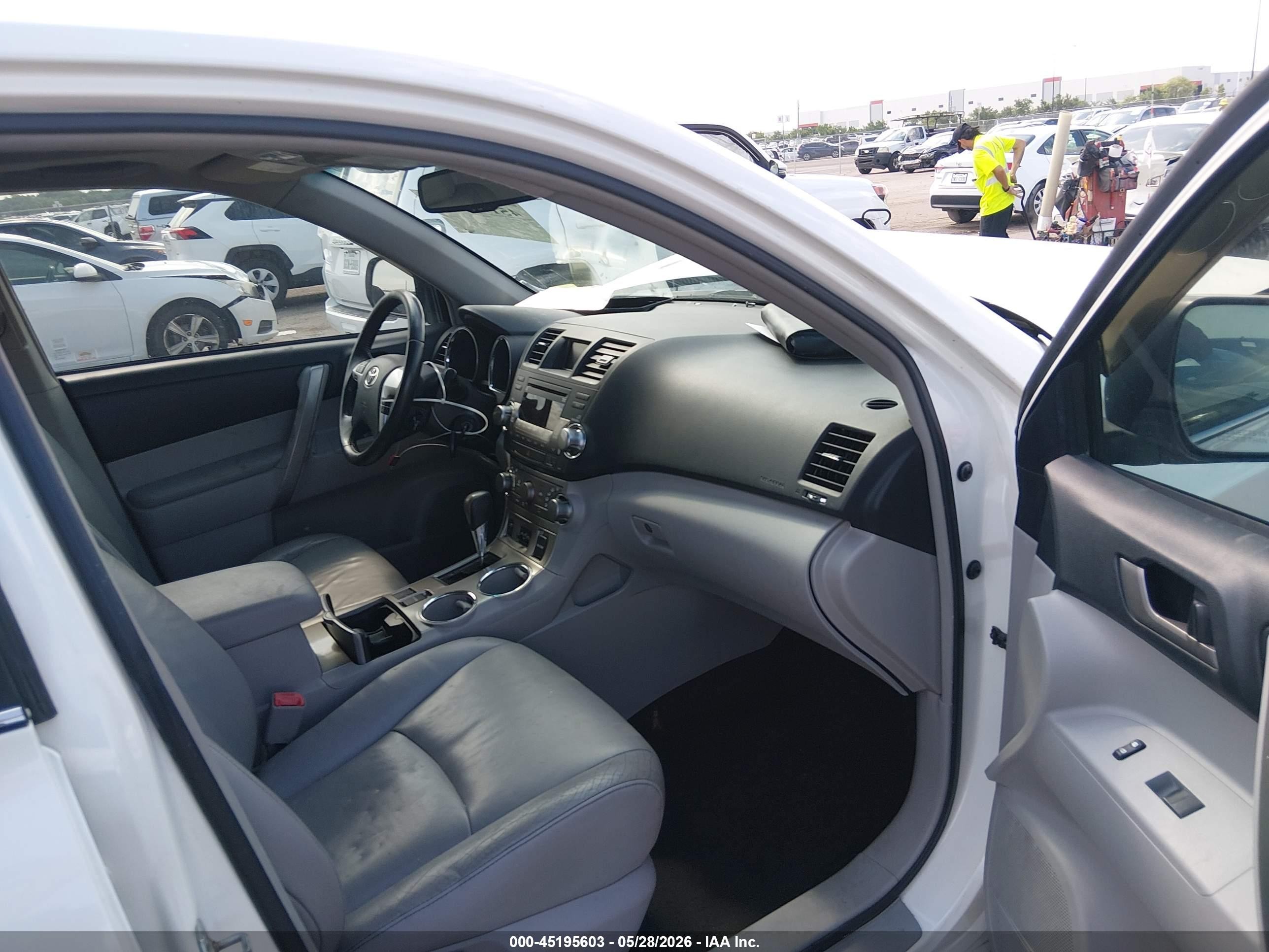 2012 Toyota Highlander Se V6 White vin: 5TDZK3EH5CS059077