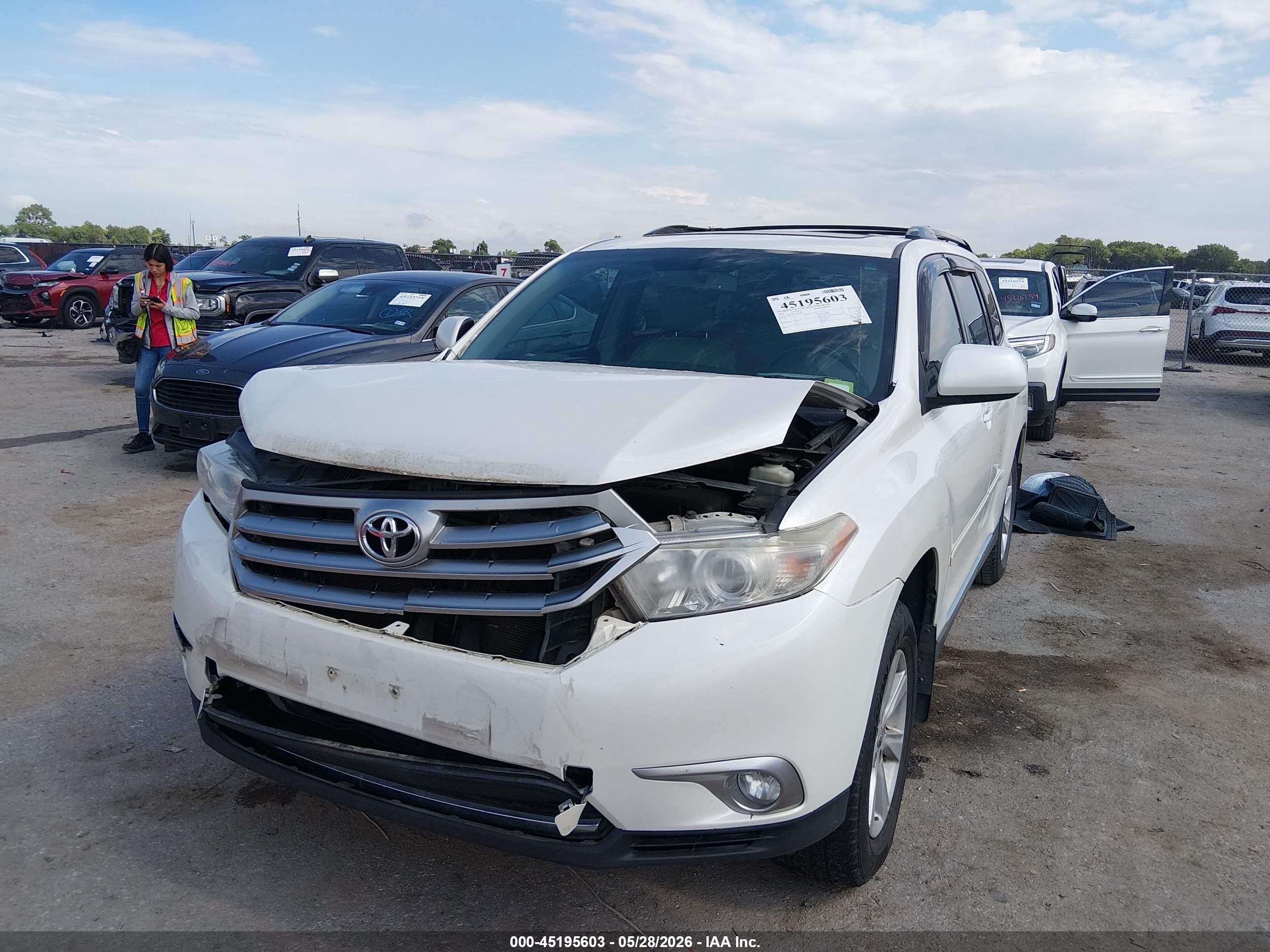 2012 Toyota Highlander Se V6 White vin: 5TDZK3EH5CS059077