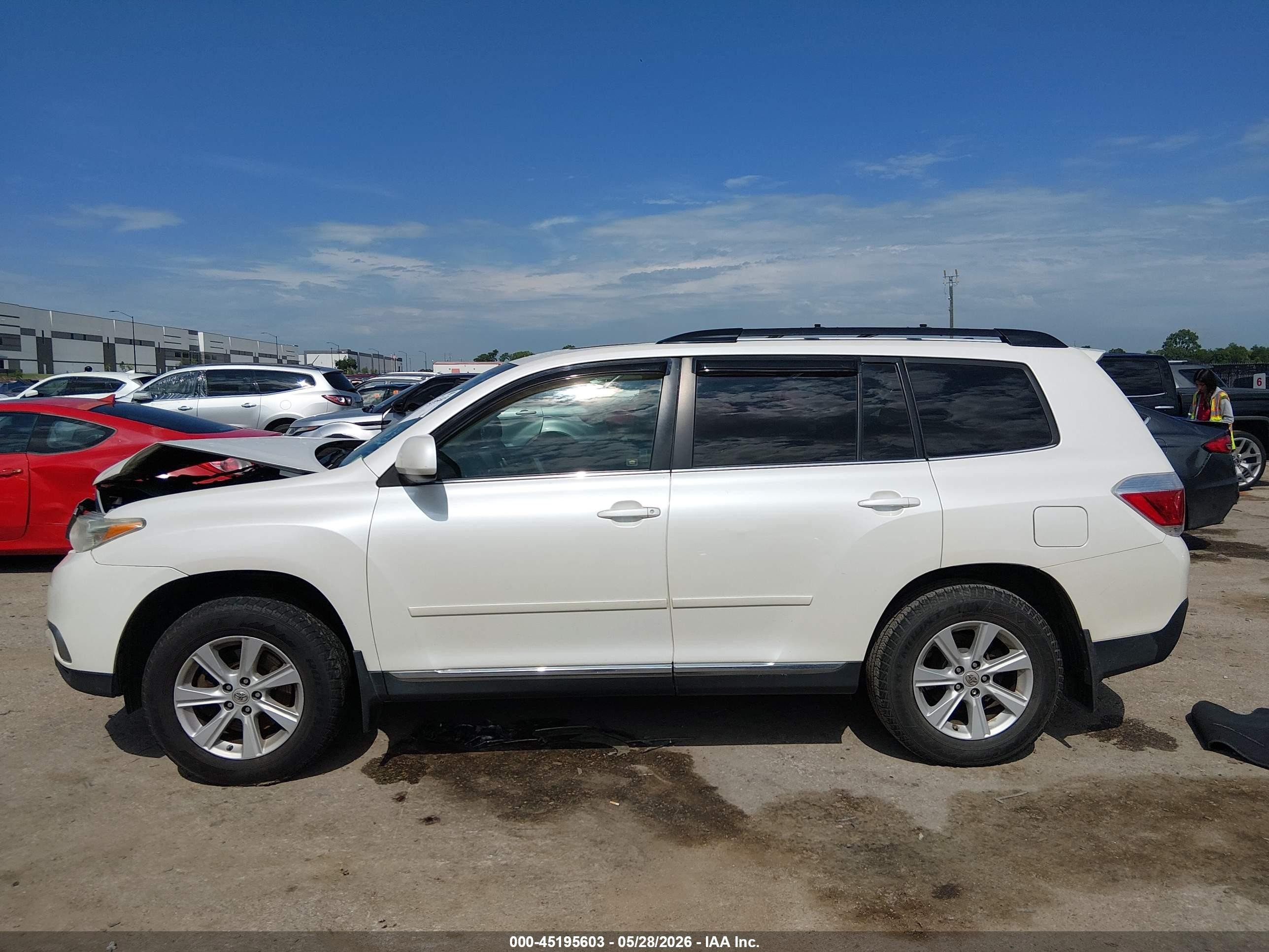 2012 Toyota Highlander Se V6 White vin: 5TDZK3EH5CS059077