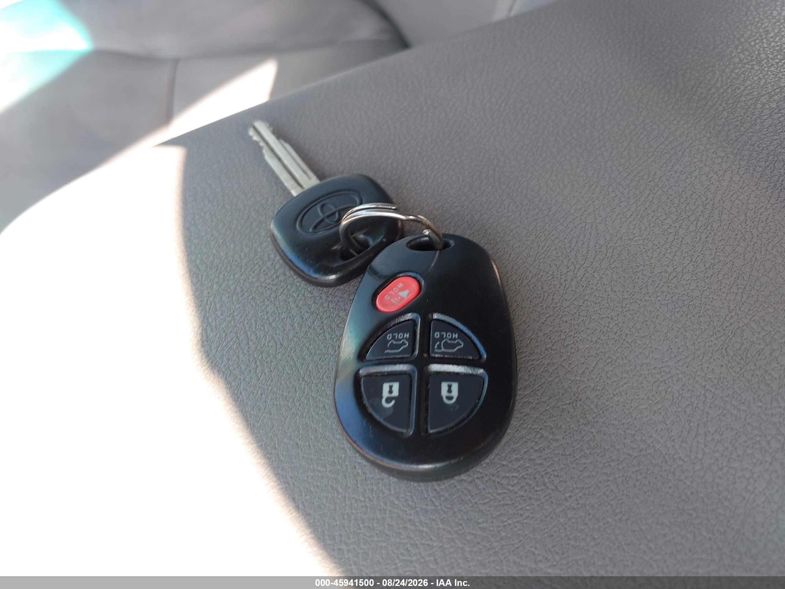 2013 Toyota Highlander Se V6 Серый vin: 5TDZK3EH5DS126312