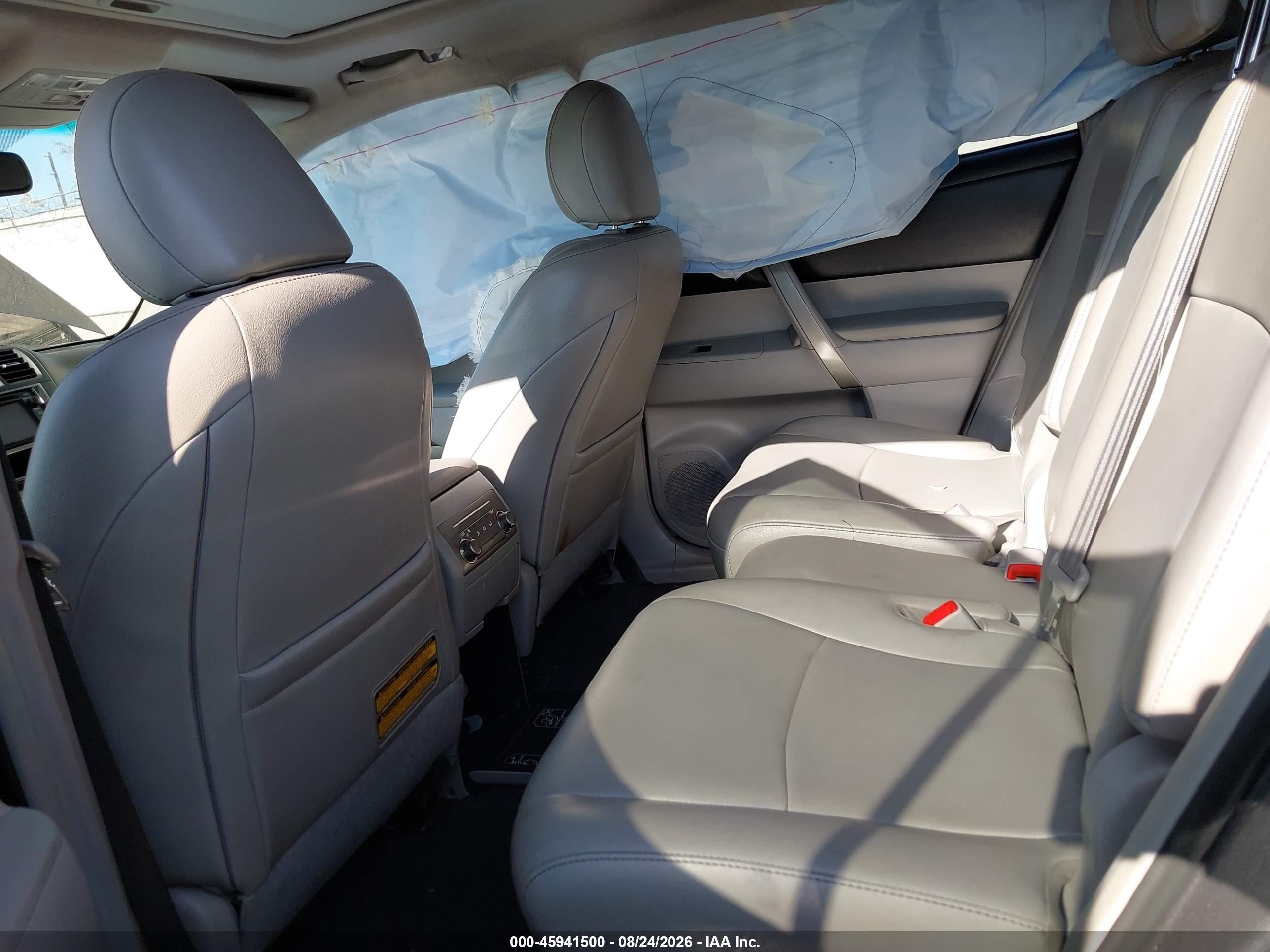 2013 Toyota Highlander Se V6 Серый vin: 5TDZK3EH5DS126312