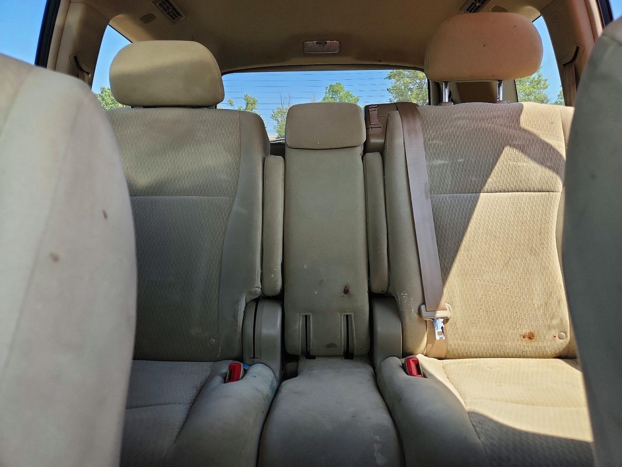 2010 Toyota Highlander Base Белый vin: 5TDZK3EH6AS005591