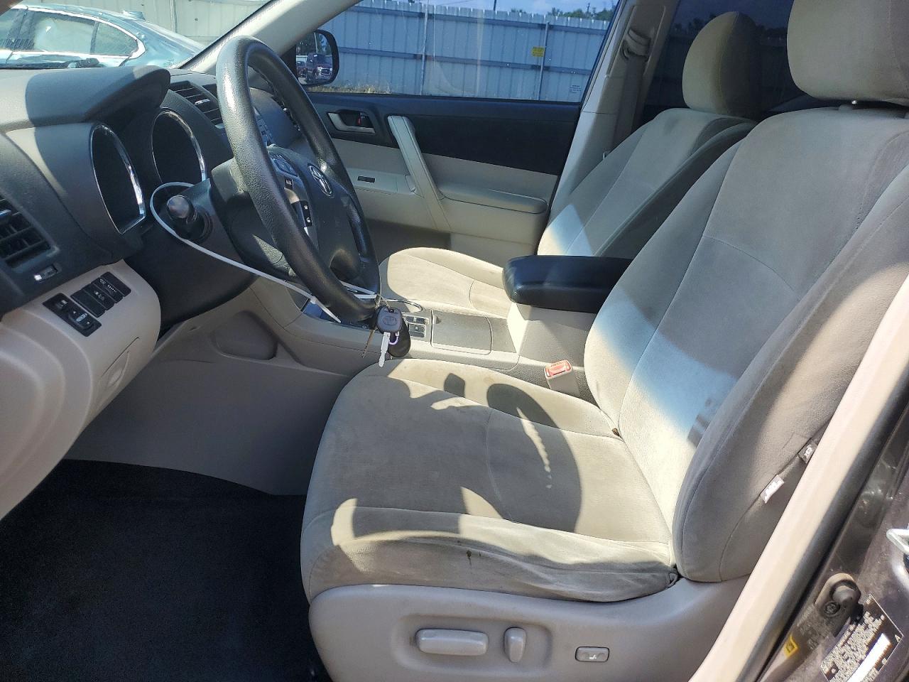 2012 Toyota Highlander Base Gray vin: 5TDZK3EH6CS050971