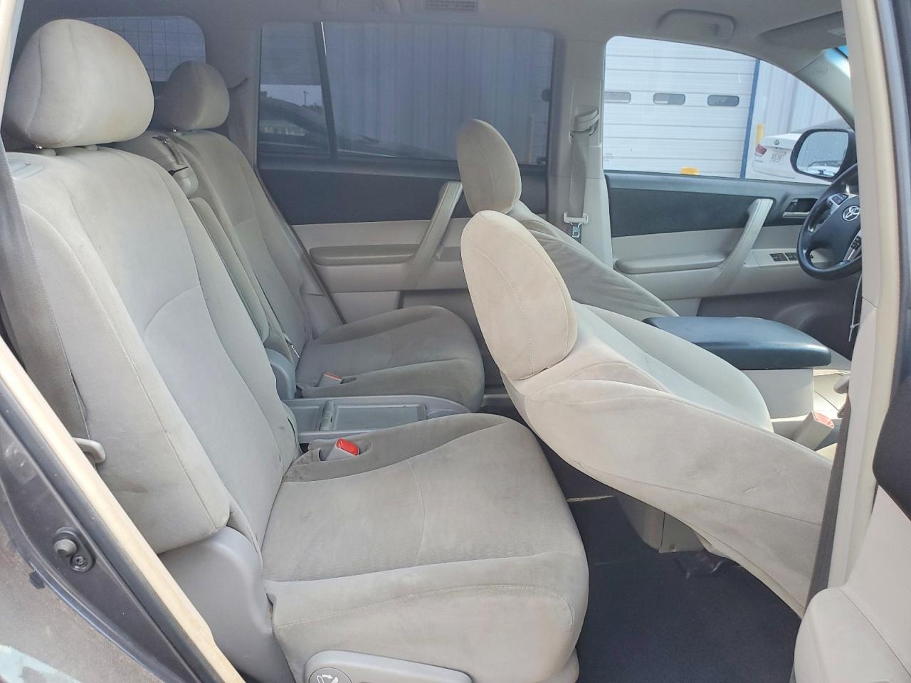 2012 Toyota Highlander Base Gray vin: 5TDZK3EH6CS050971