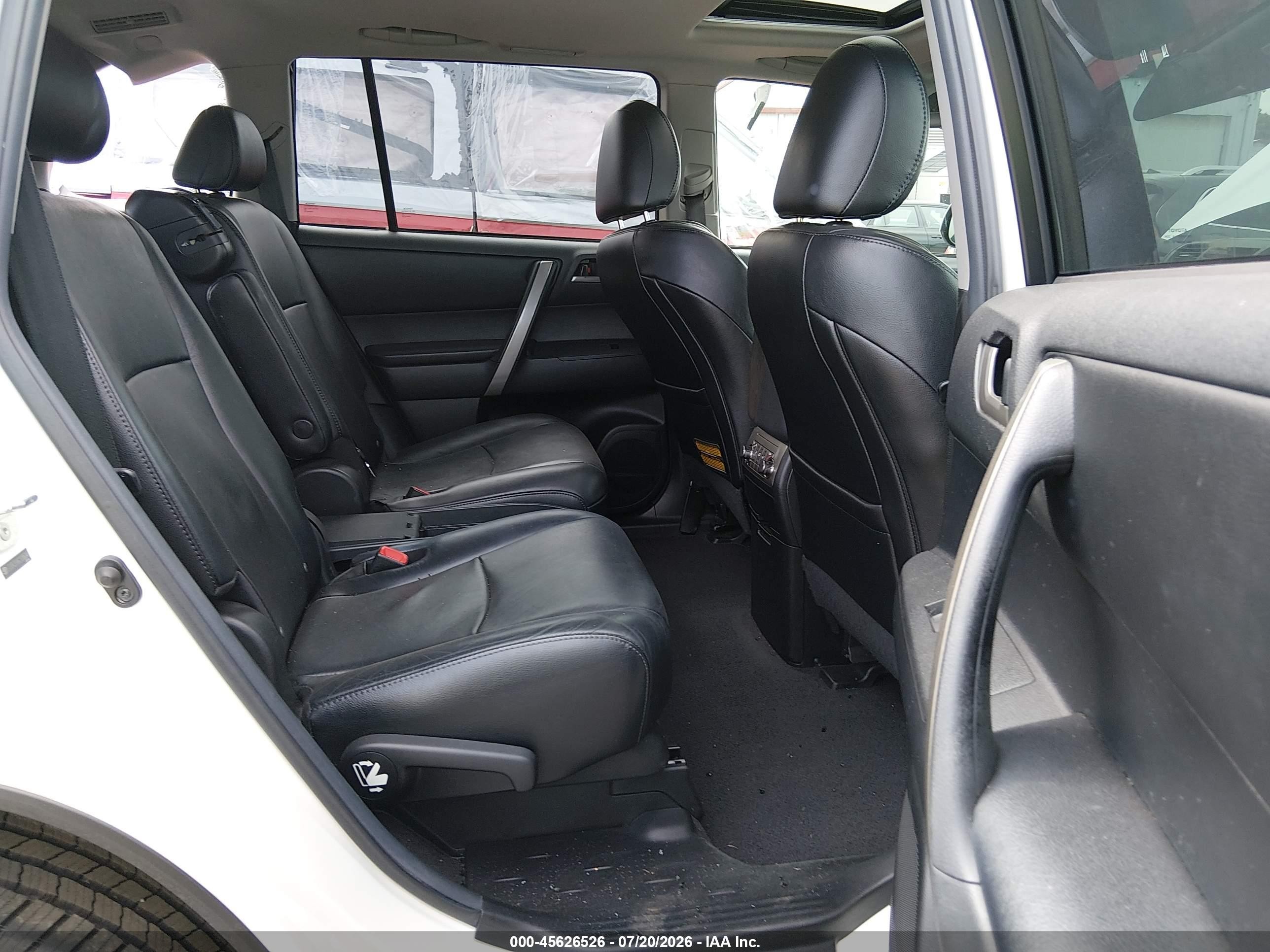 2012 Toyota Highlander Se V6 White vin: 5TDZK3EH6CS086045