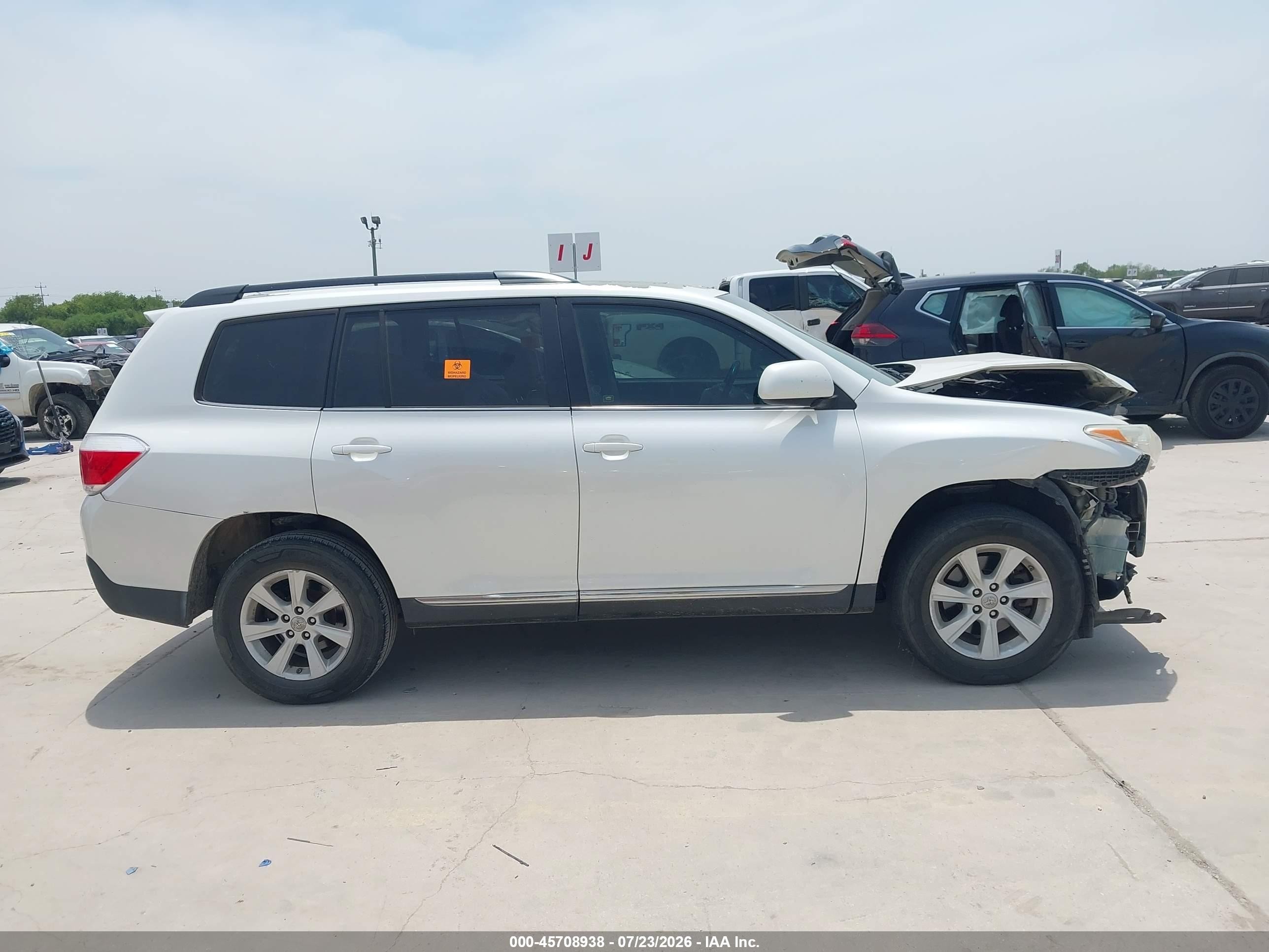2013 Toyota Highlander Se V6 White vin: 5TDZK3EH6DS119031