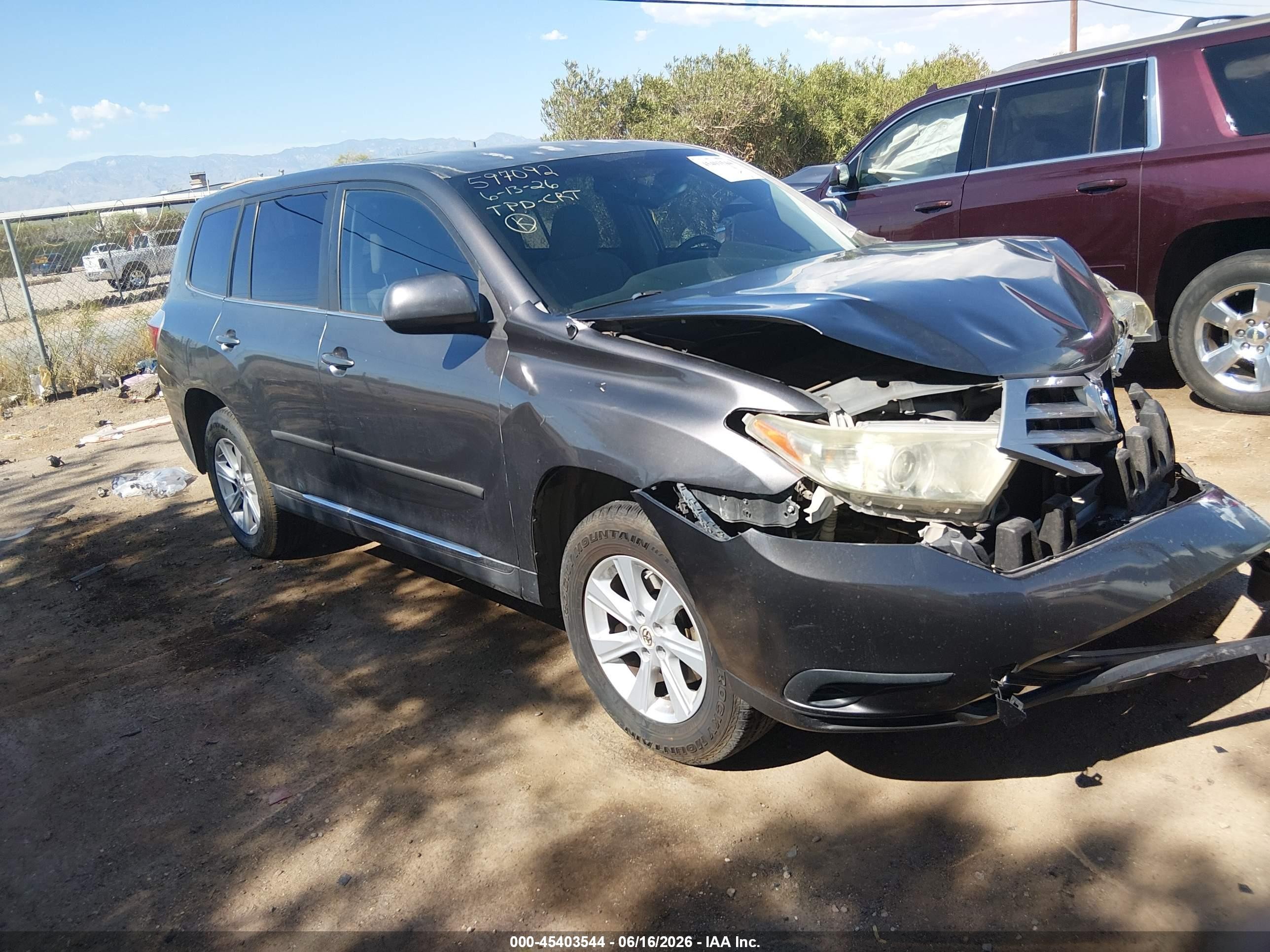 2011 Toyota Highlander Base V6 Gray vin: 5TDZK3EH7BS028346