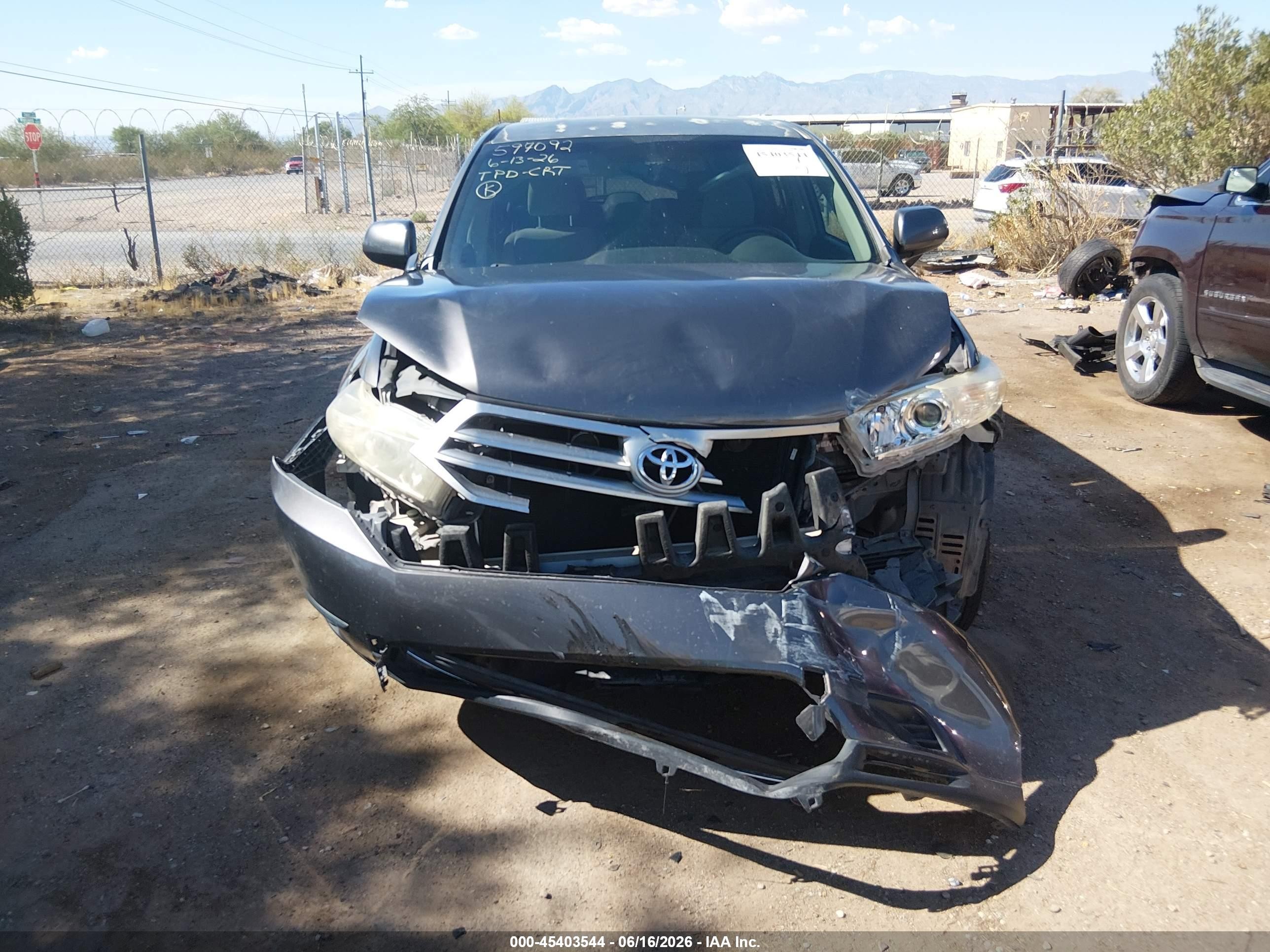 2011 Toyota Highlander Base V6 Gray vin: 5TDZK3EH7BS028346
