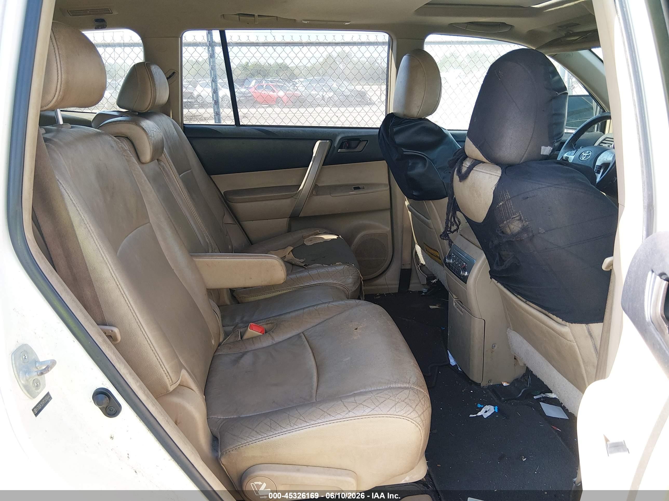 2012 Toyota Highlander Se V6 White vin: 5TDZK3EH7CS056441